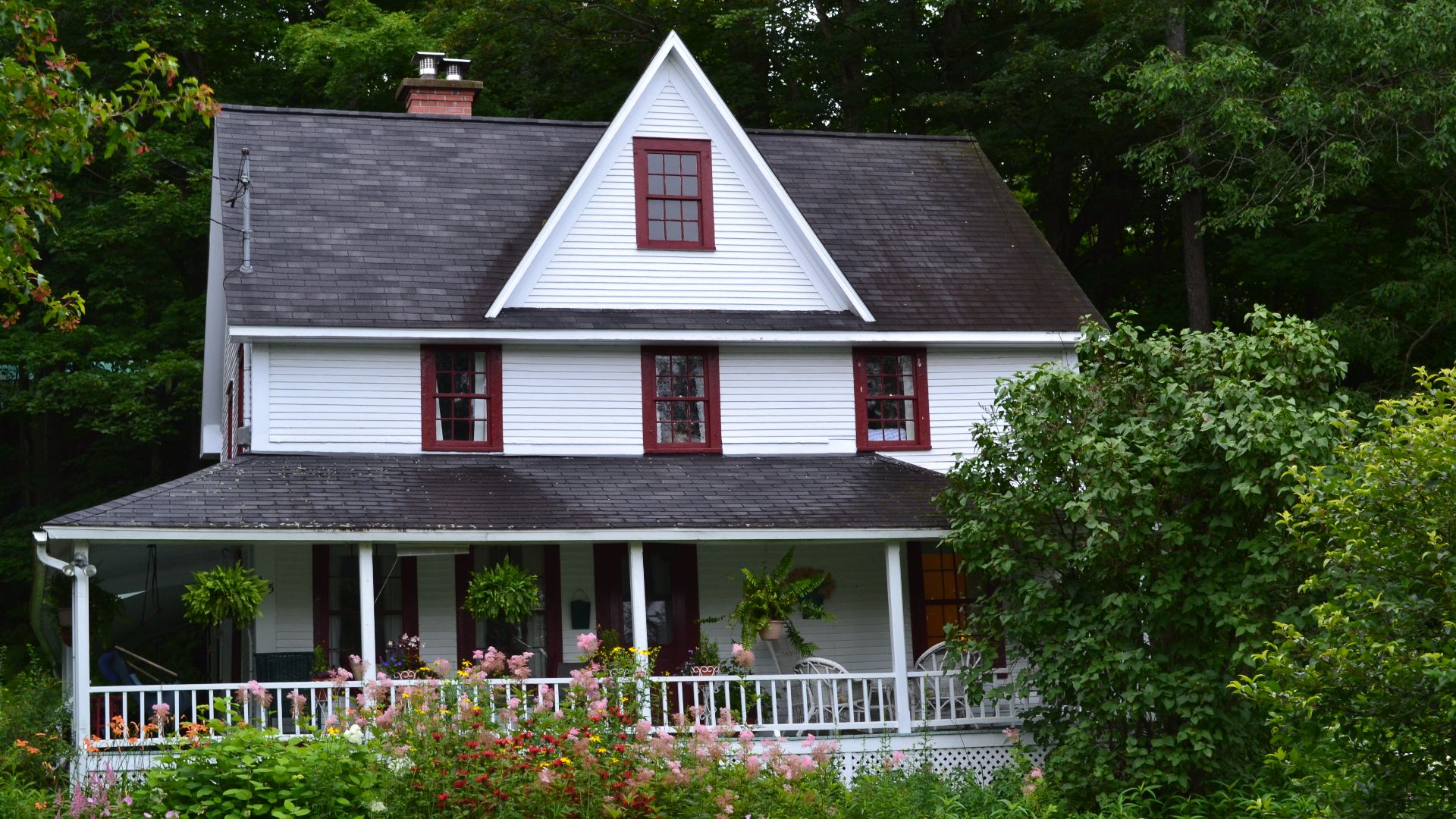 Maison sise au 215, rue main (r sur la carte plus bas) à North Hatley au Québec.