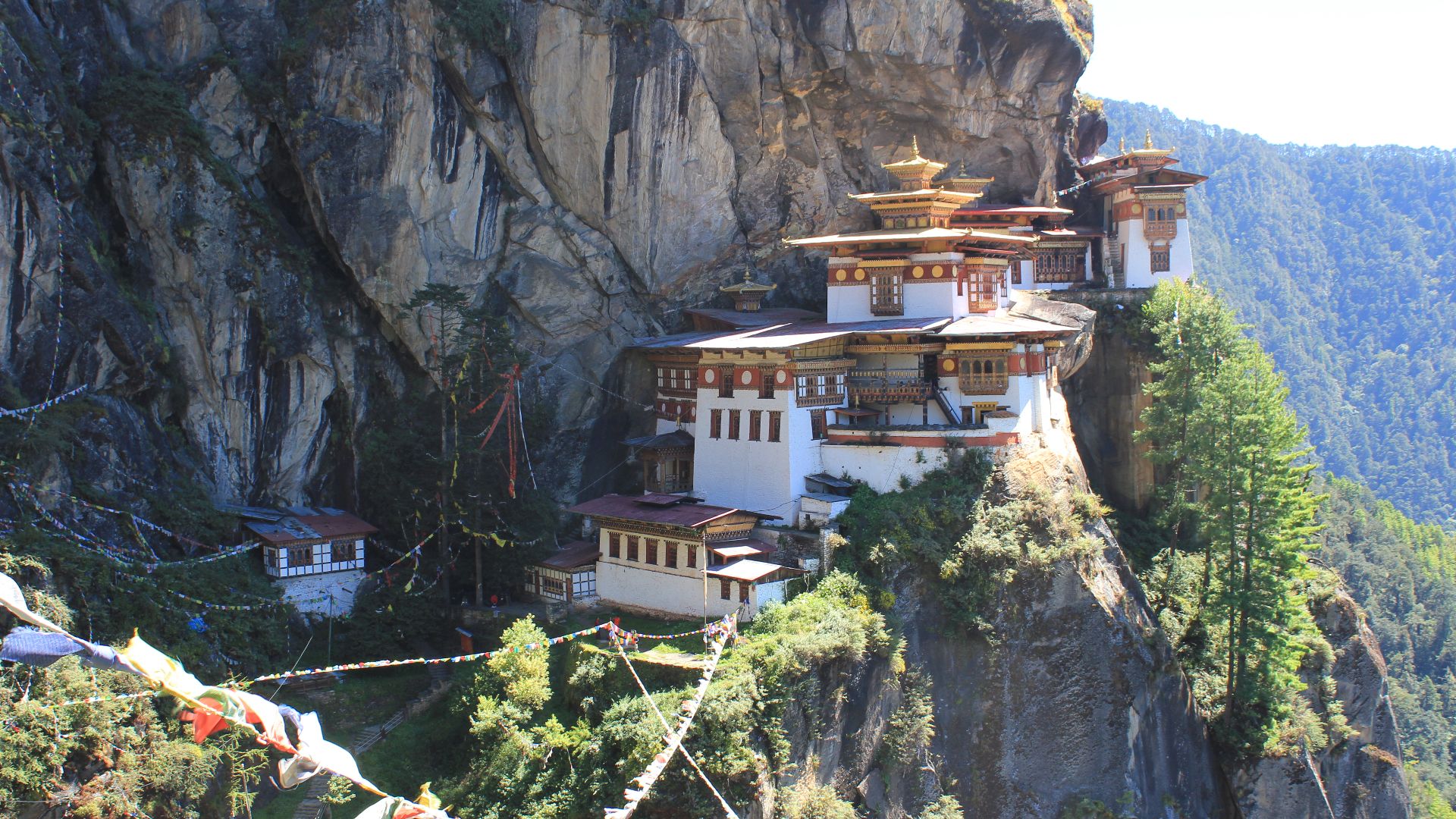 Paro, Taktsang Goemba (Tiger's Nest)
Paro Taktsang is the popular name of Taktsang Palphug Monastery (also known as Tiger's Nest), a prominent Himalayan Buddhist sacred site and temple complex, located in the cliffside of the upper Paro valley, in Bhutan.