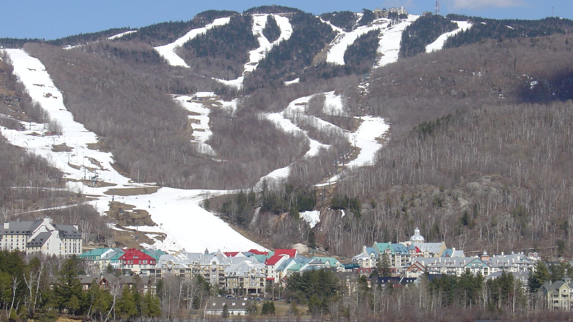 File:Mont-Tremblant, Quebec 01123.jpg