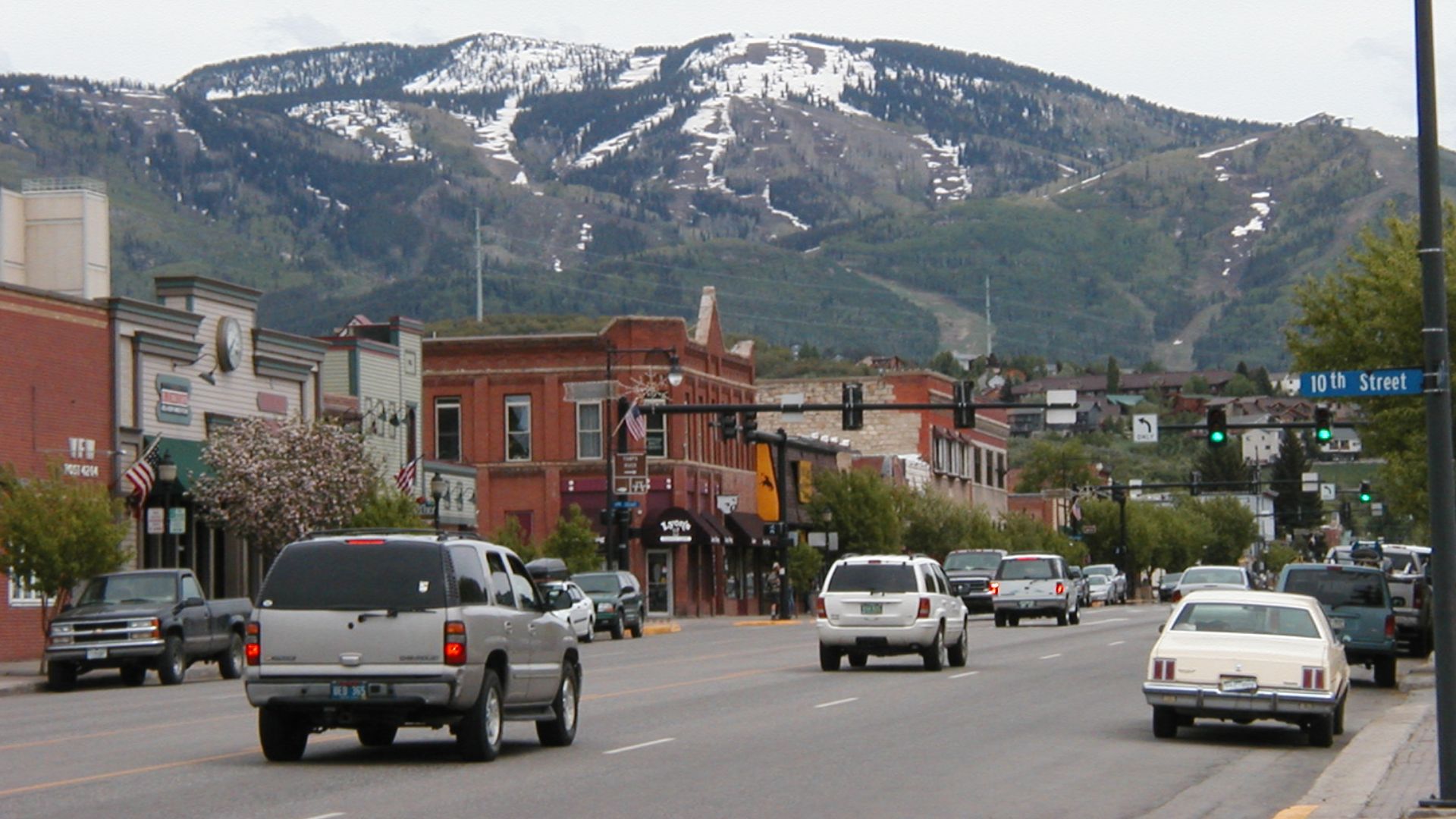 Downtown Steamboat Springs at the end of May; the mountain has still large patches of snow; original title: