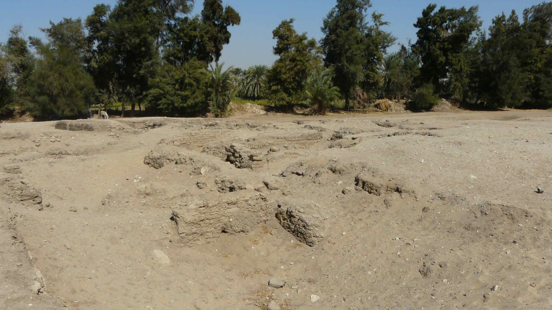 Amarna sud - Le Kôm el-Nana, vestige du sanctuaire
