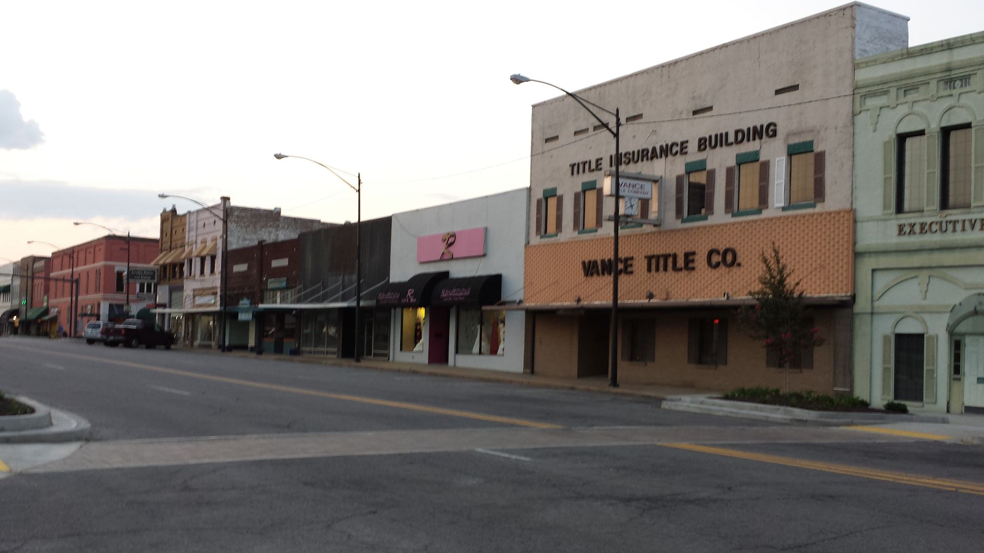 Main street in Russellville, AR





This is an image of a place or building that is listed on the National Register of Historic Places in the United States of America. Its reference number is 96000941 (Wikidata).