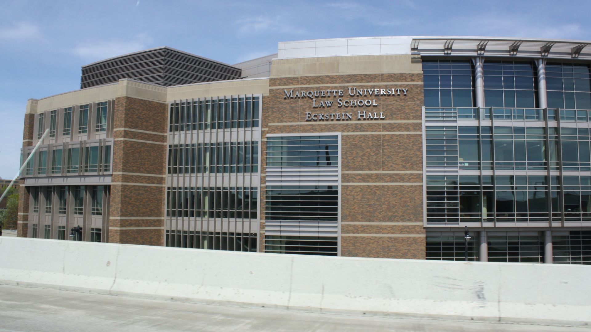 Eckstein Hall at the w:Marquette University Law School from Interstate 90.
