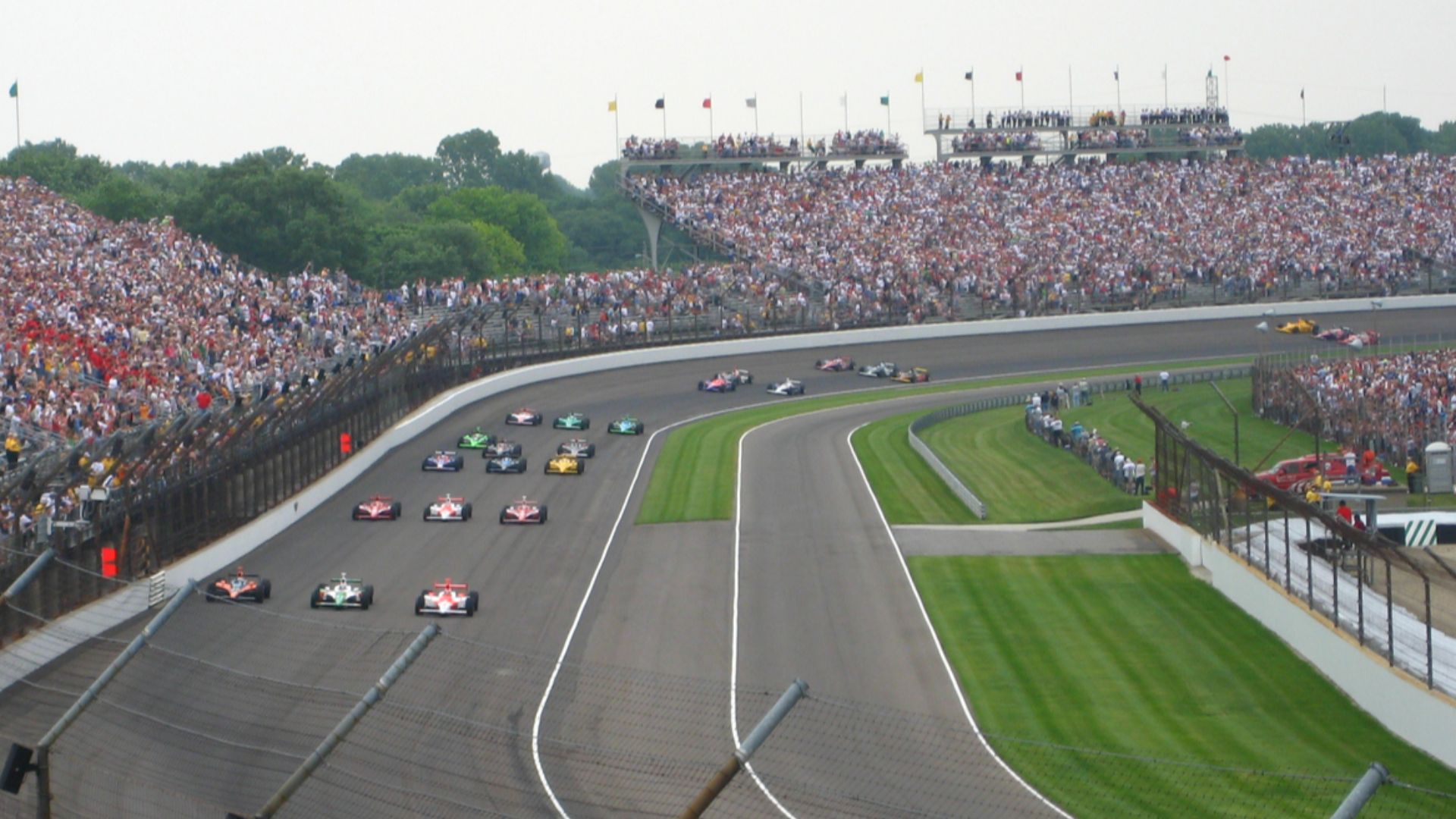The starting field of the 2007 Indianapolis 500 in formation before the start.
