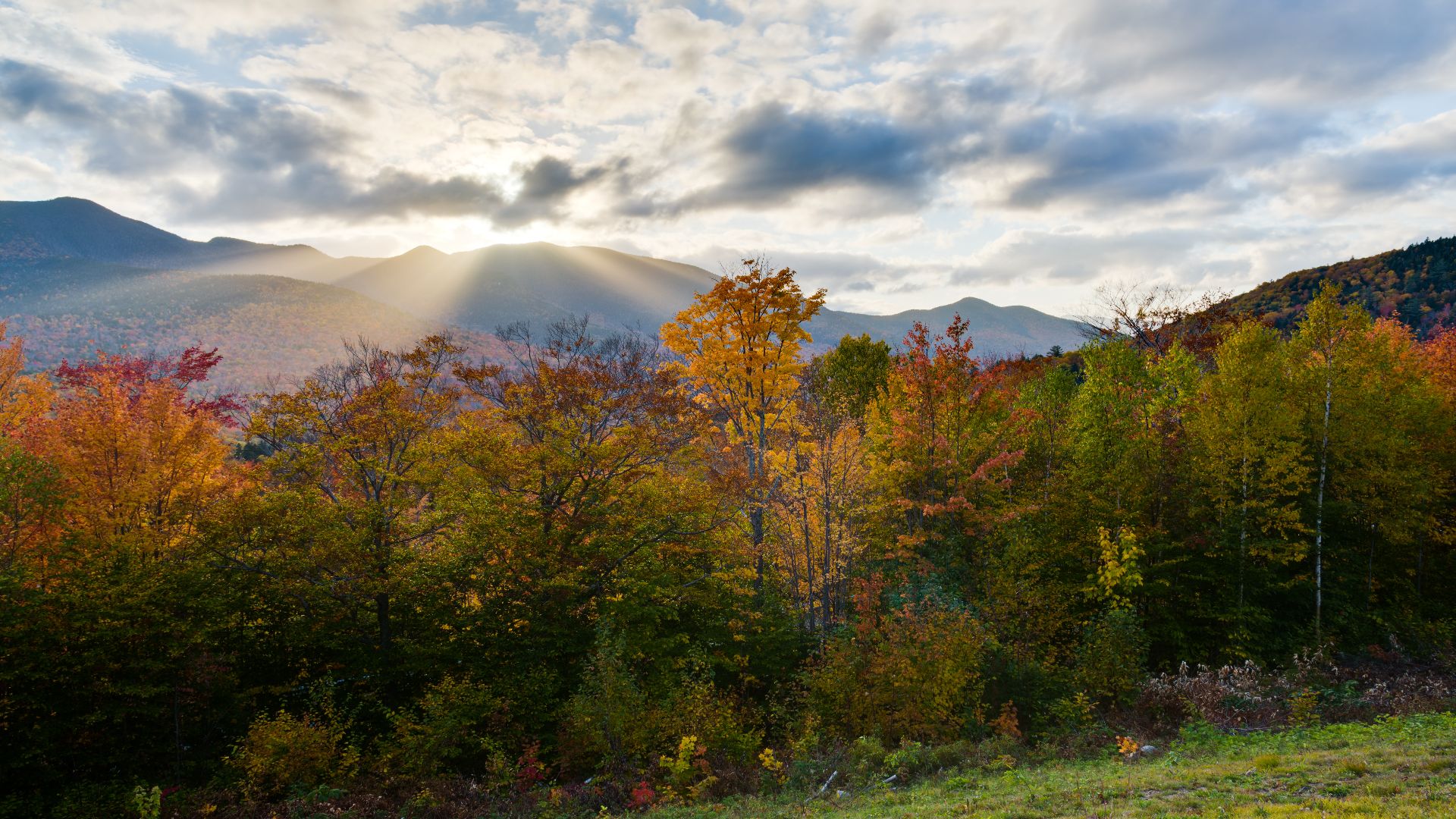 HDR of 5 exposures (+4 to -4), Hancock Overlook, Kancamagus Highway, New Hampshire.