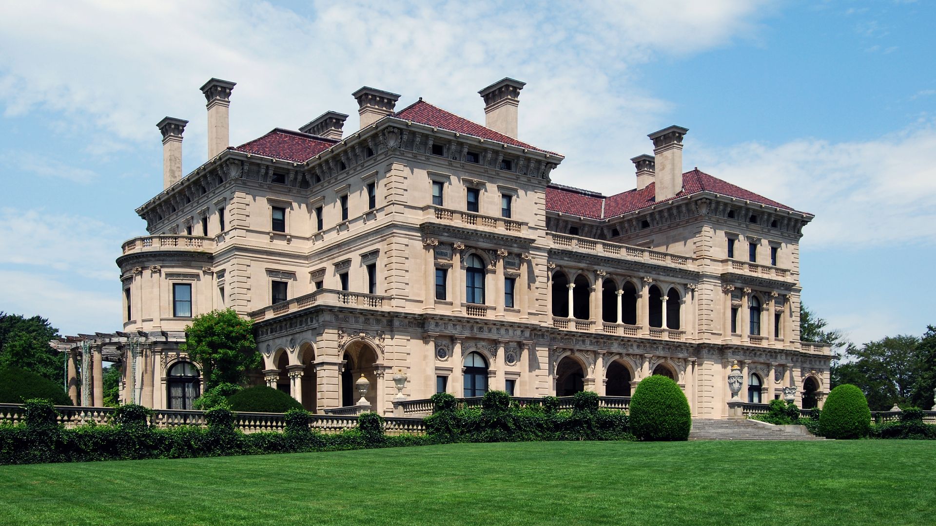 The Breakers, the summer home of Cornelius Vanderbilt II, located in Newport, Rhode Island, United States. It was built in 1893, added to the National Register of Historic Places in 1971, and designated a National Historic Landmark in 1994.