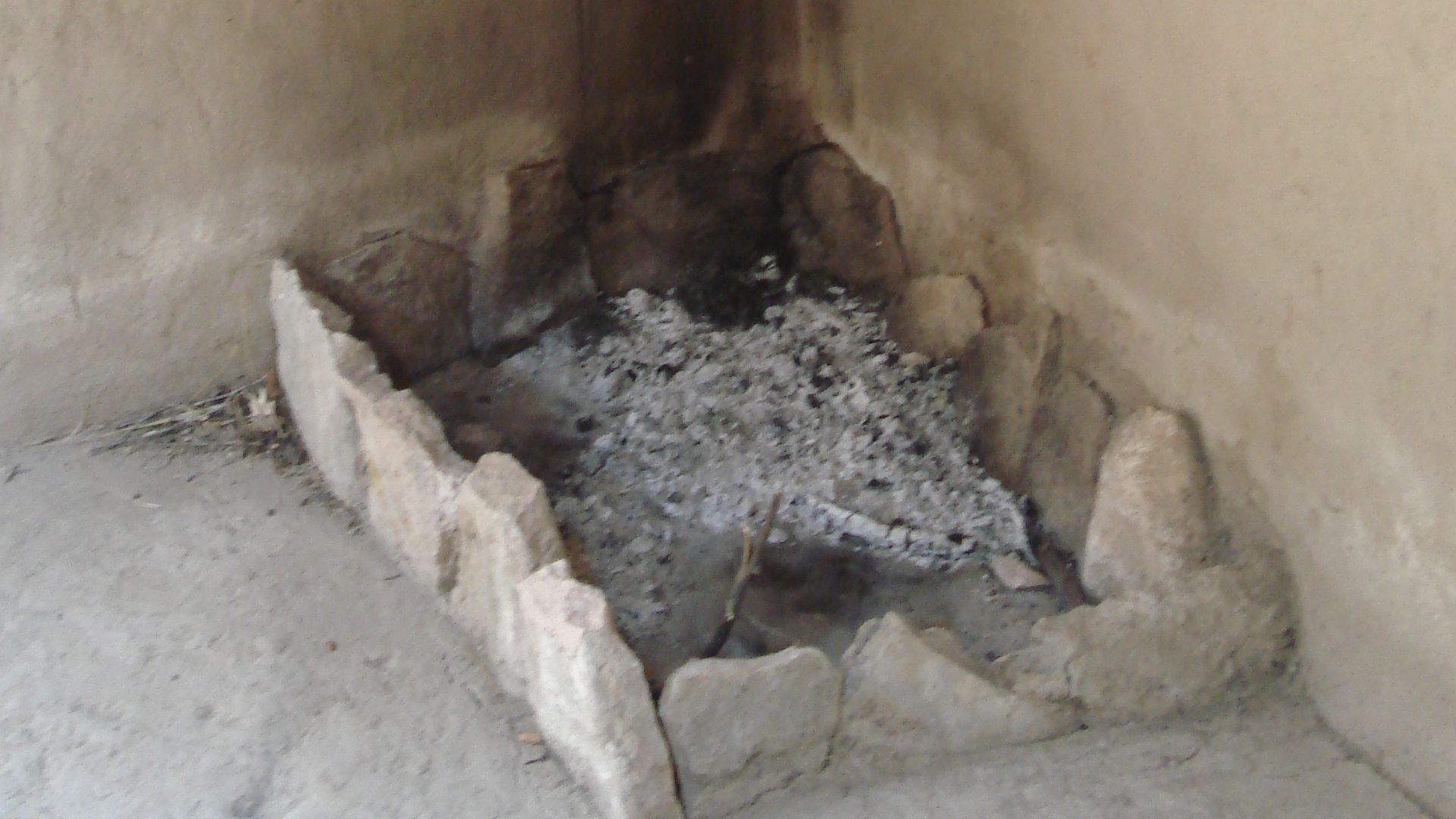 Reconstructed hearth