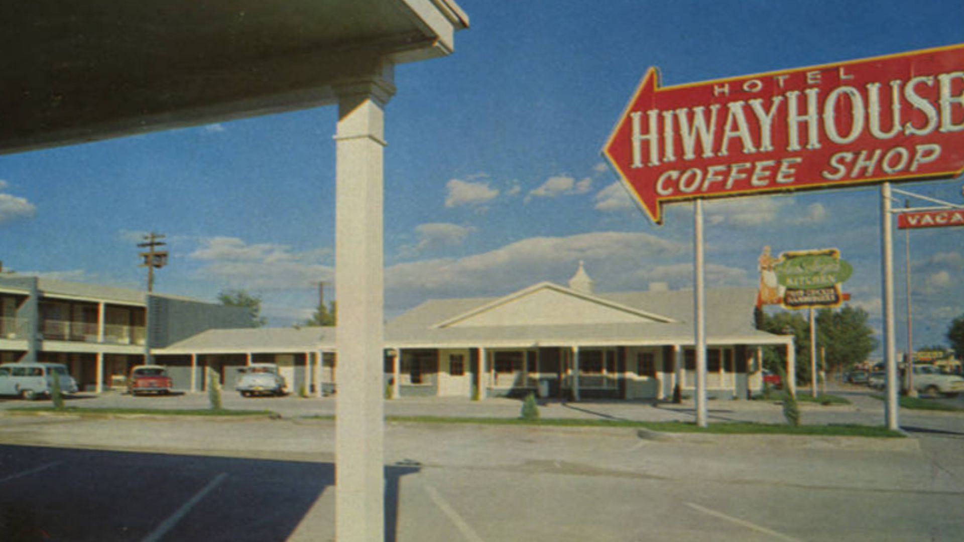 Postcard of the Hiway House Motel in Holbrook.