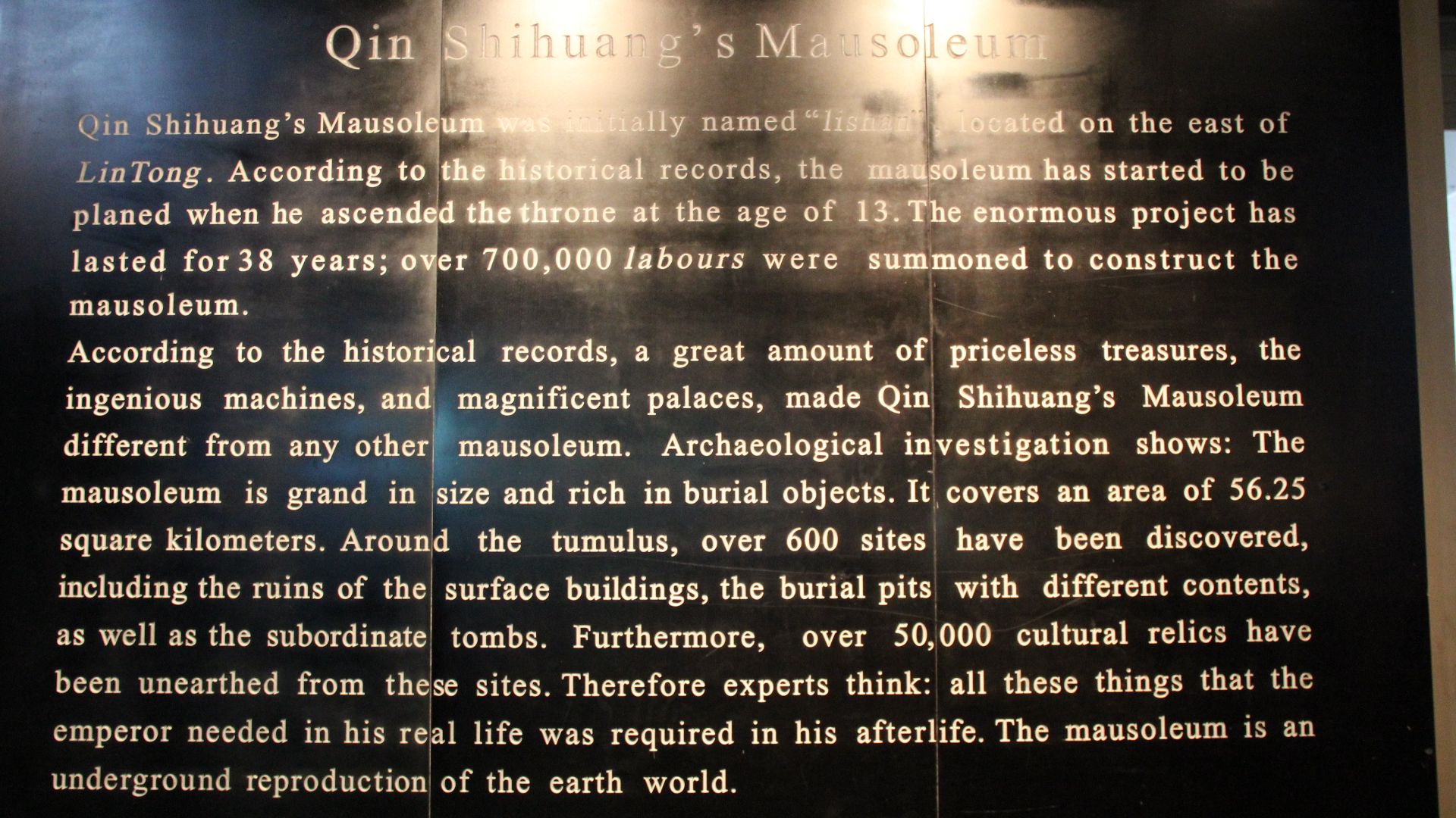 Museum at Qin Shihuang Mausoleum, Lintong, 2011. Complete indexed photo collection at WorldHistoryPics.com.