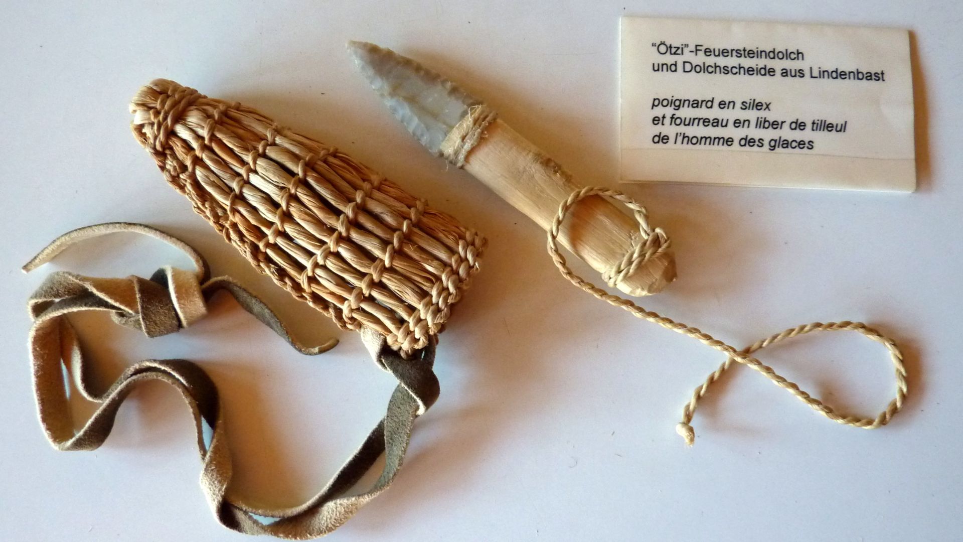 Reconstruction of Ötzi's knife and scabbard