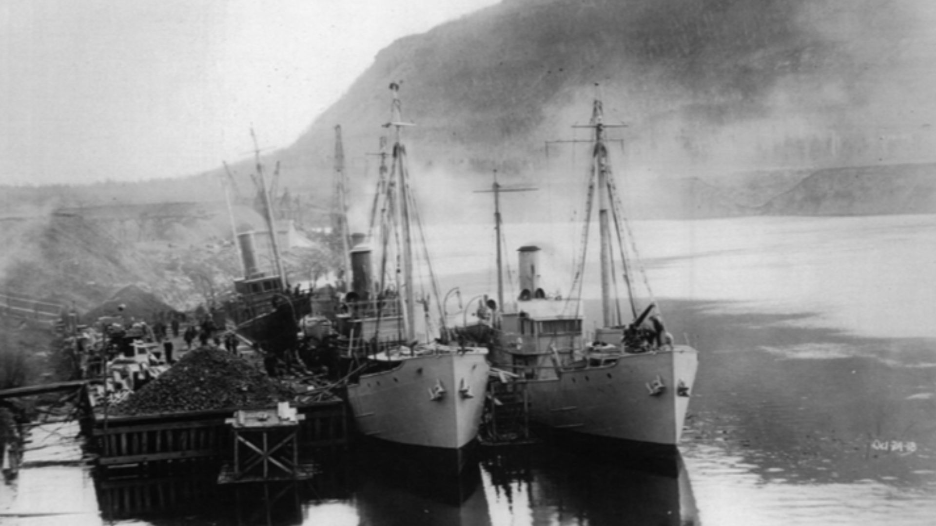 Two minesweepers built in Thunder Bay near the end of the First World War sank in a Lake Superior blizzard. (Courtesy Thunder Bay Museum)