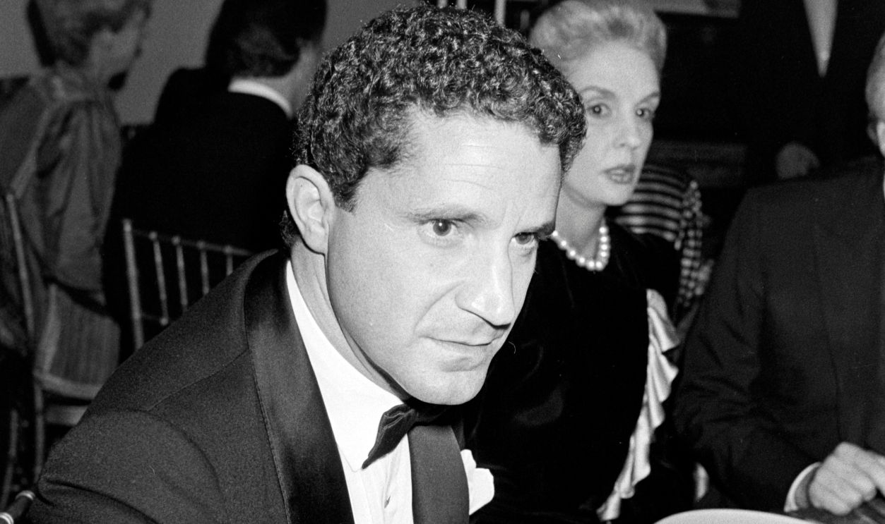 Philip Niarchos and Carolina Herrera attend an event at the Dakota, an apartment building in New York City, on December 1, 1987.