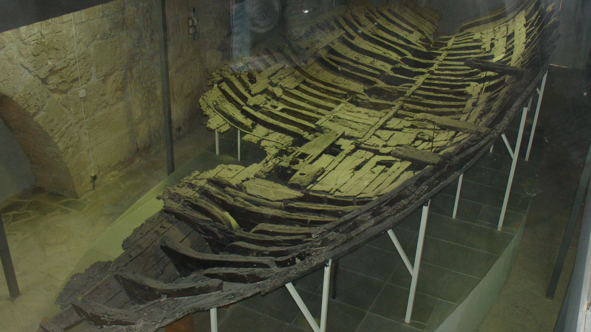 The Kyrenia ship.