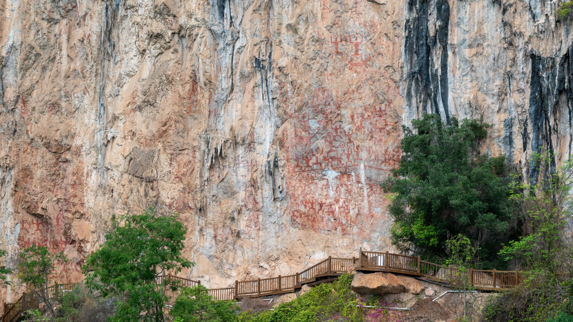 Zuojiang Huashan Rock Art