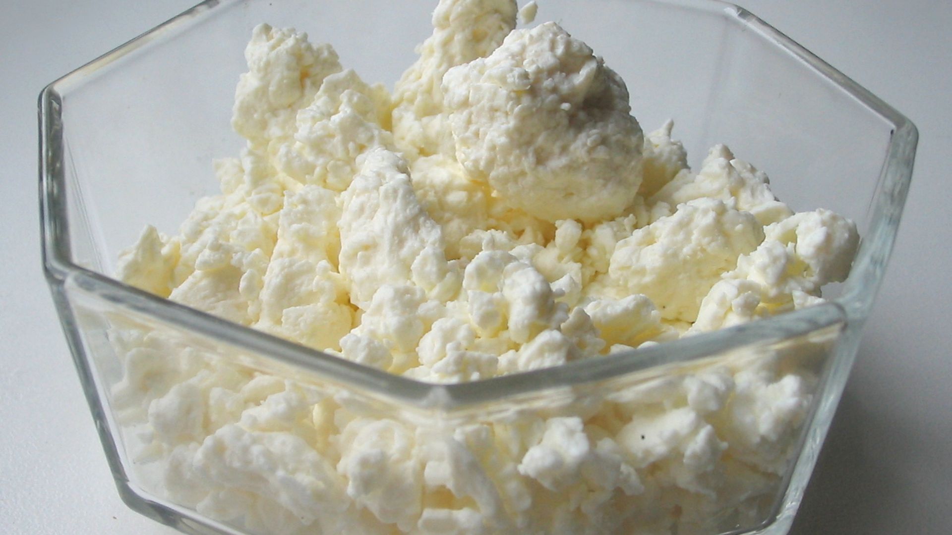 Quark cheese (tvorog, curd)