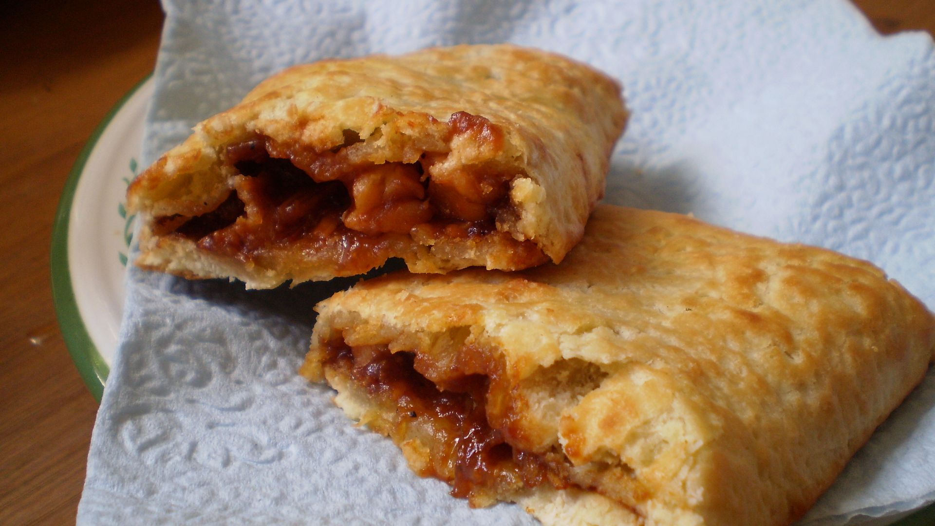 Cooked, sliced barbecue chicken flavor Hot Pocket