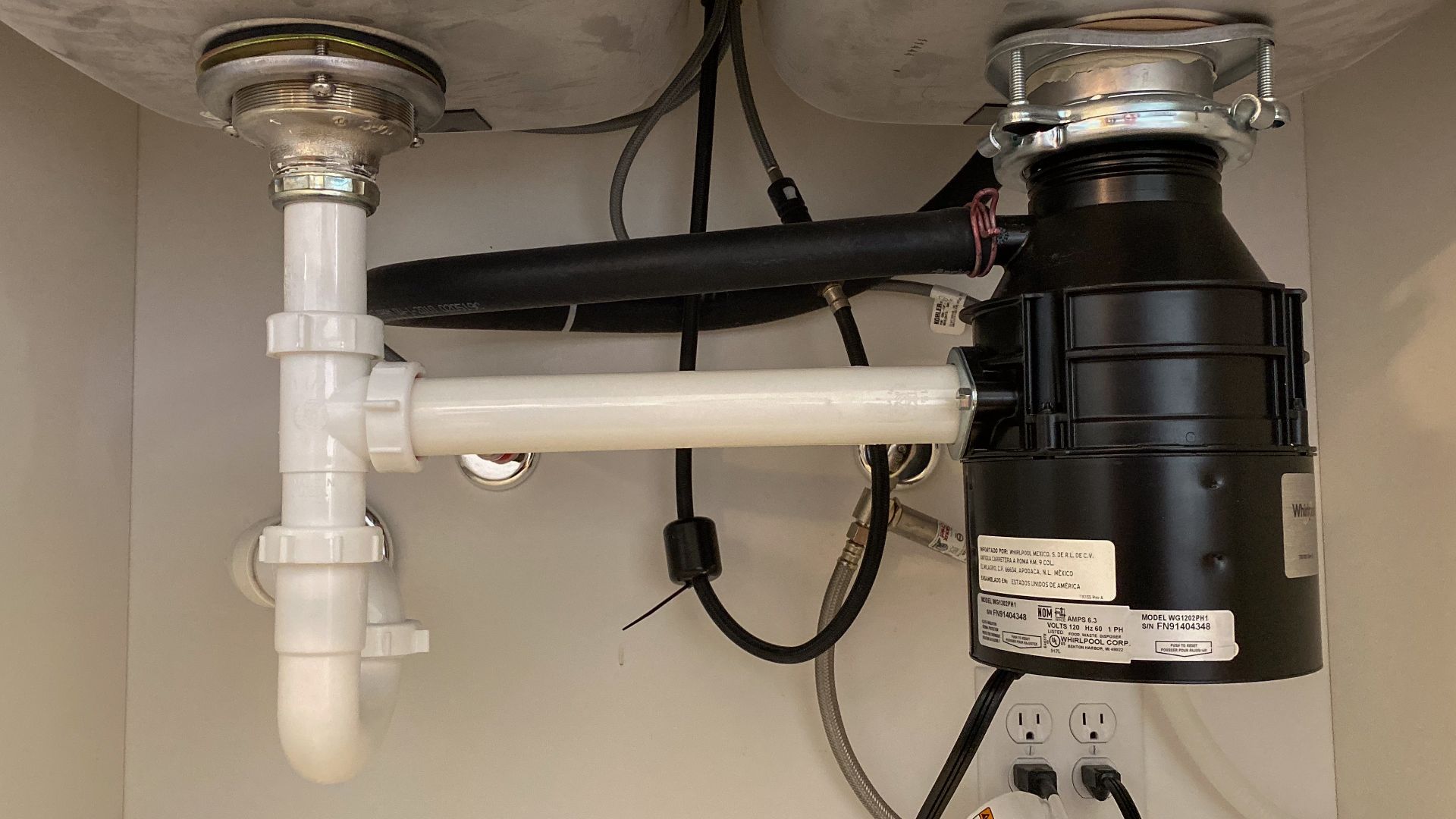 WA BY WHIRLPOOL MEXICOS DE RL DE CV
THE ROAD TO ROME AMCOL
ACCRA APOCACAL MEXICO
LASEON UNITED STATES OF AMERICA
1404348 NOM AMPS 6.3
VOLTS 120 Hz 60 1 PH
WHIRLPOOL CORP.
SEA
Yo
MODEL
WITHOUT FN914

whit