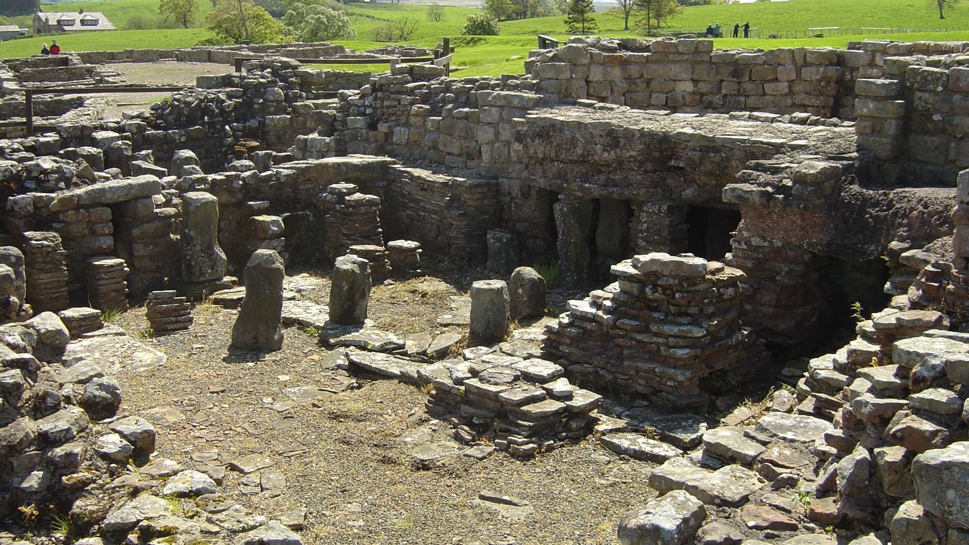 Military bathhouse at Vindolanda
Simple English:  Military bathhouse at Vindolanda.
Català:  Ruïnes romanes de Vindolanda, Anglaterra
Nederlands:  Restanten van het badhuis van Vindolanda
Polski:  Pozostałości łaźni wojskowej na terenie obozu Vindolanda
P