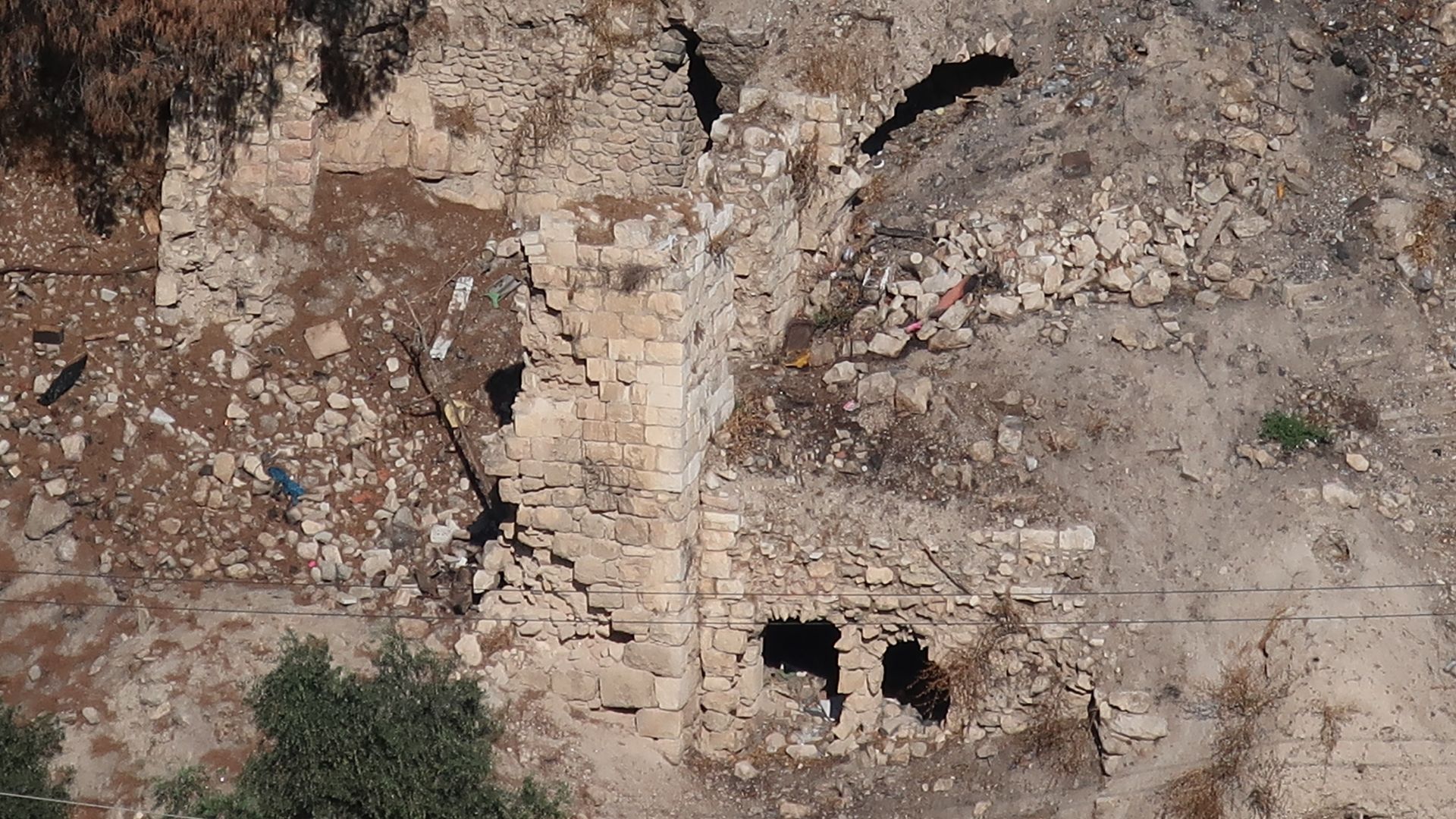 Abondoned house along the east bank of the Kidron Valley in the City of David (Silwan)