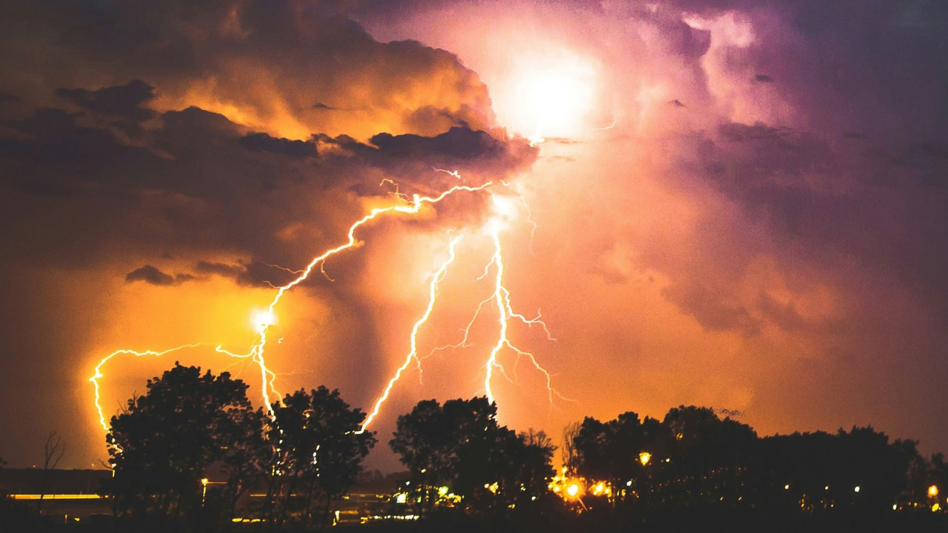 lightning strike at night