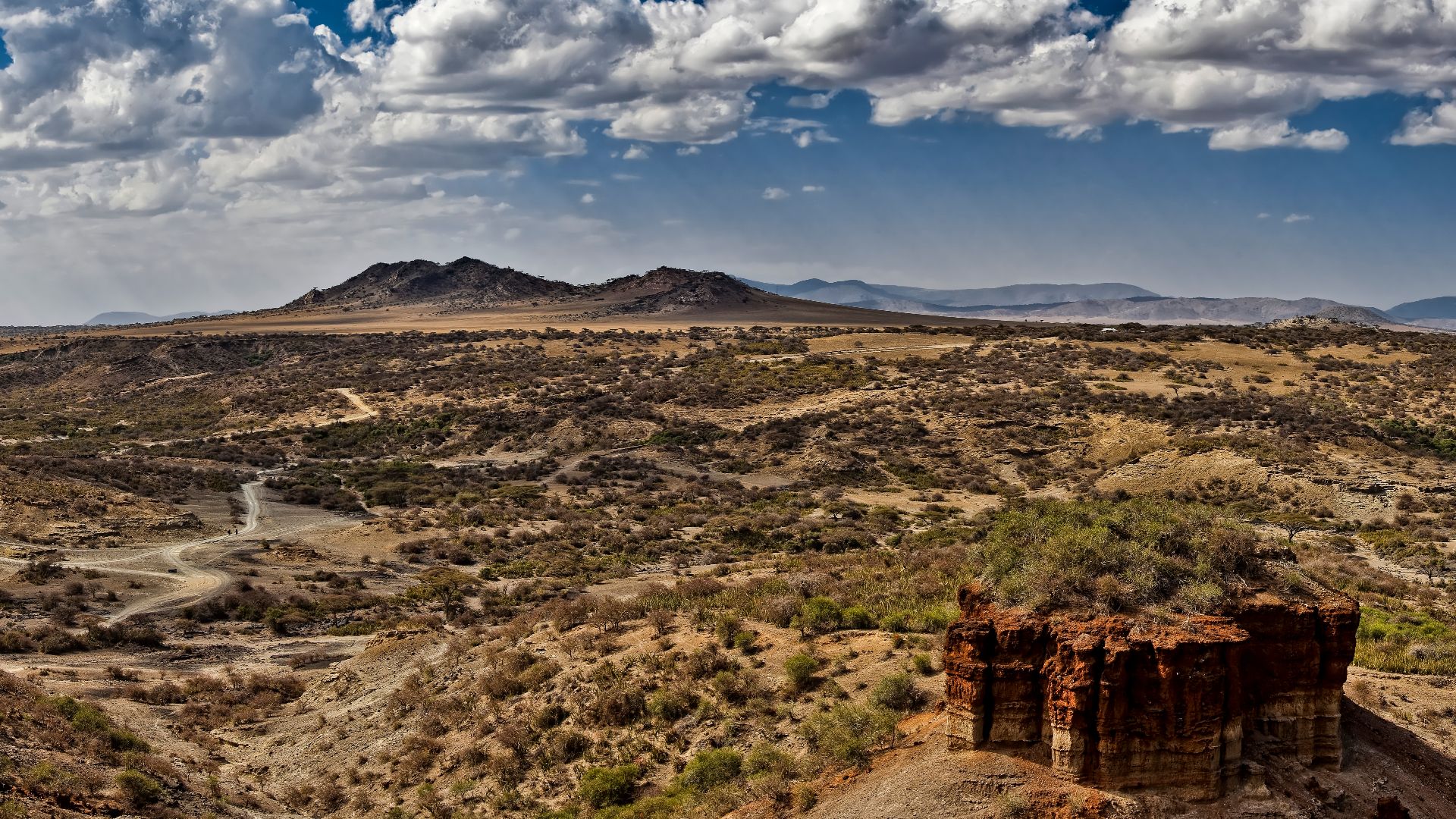 View of Olduvai Gorge (Oldupai Gorge) in Tanzania. Photo taken at the Olduvai Gorge Museum.