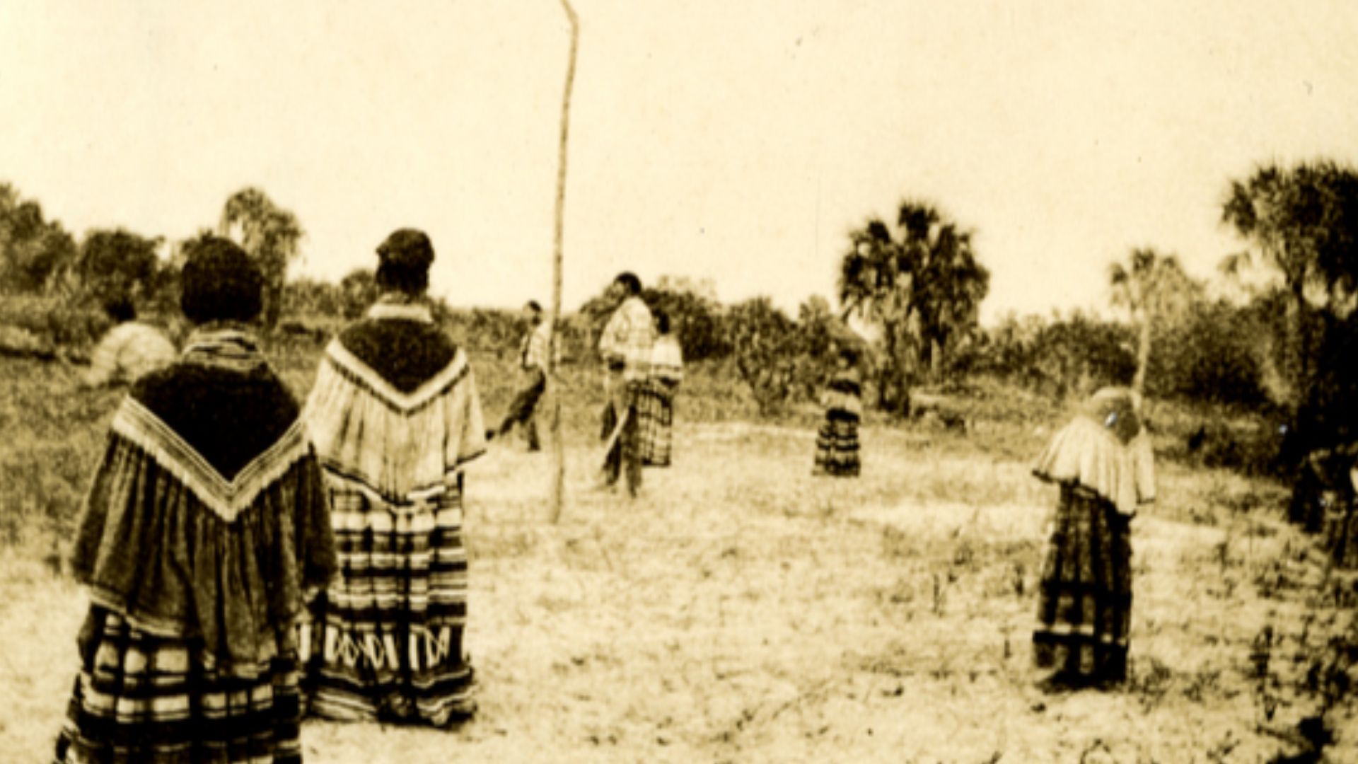 Persistent URL: floridamemory.com/items/show/257350
Local call number: KOR1477
Title: Seminoles playing stickball in the Big Cypress Swamp, Florida
Date: ca. 1920
Physical descrip: 1 photoprint- b&w. - 3 x 4 in.
Series Title: Koreshan Unity Collection
Rep