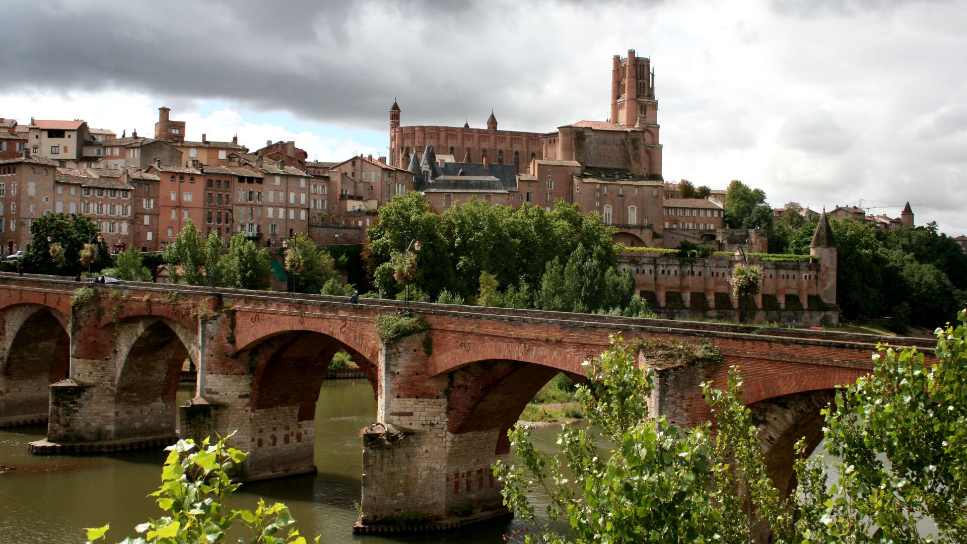 Albi, capital of the departement of Tarn in southwestern France, showing the Pont Vieux (