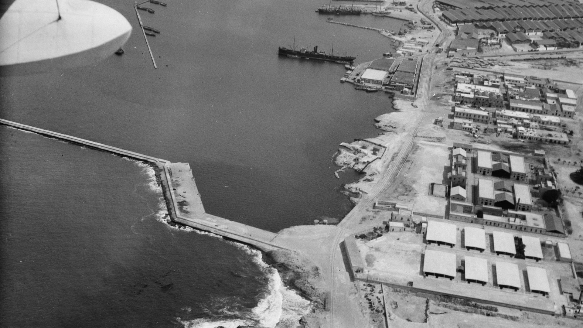 Title: Air views of Palestine. Alexandria harbour. Closer view looking along the quay
Abstract/medium: G. Eric and Edith Matson Photograph Collection

Physical description: 1 negative :