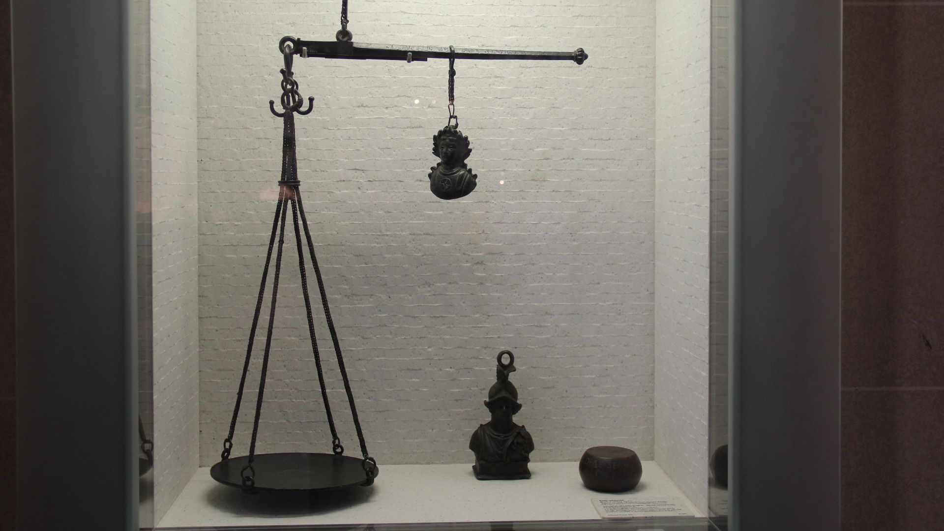 Bronze Balance Scale. Galleries of Ancient Greece and Italy, Louvre Museum, Paris, France. Br 3256.