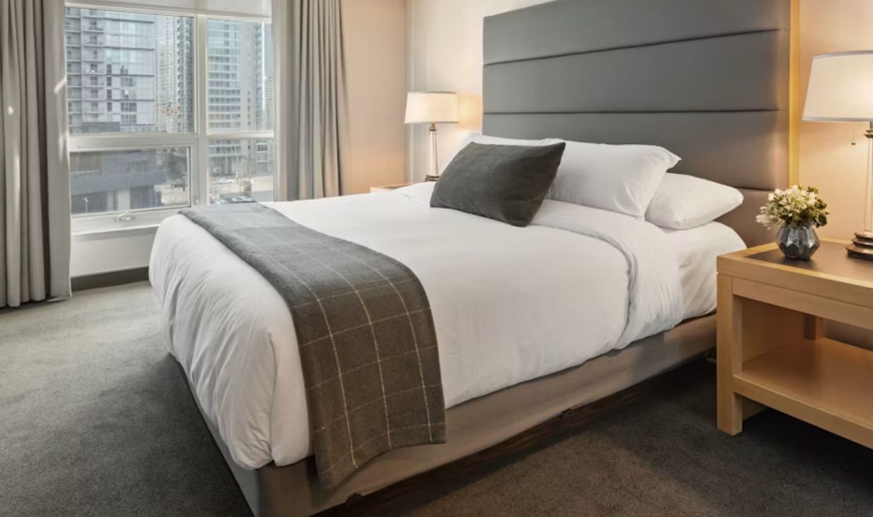 hotel room bed 
