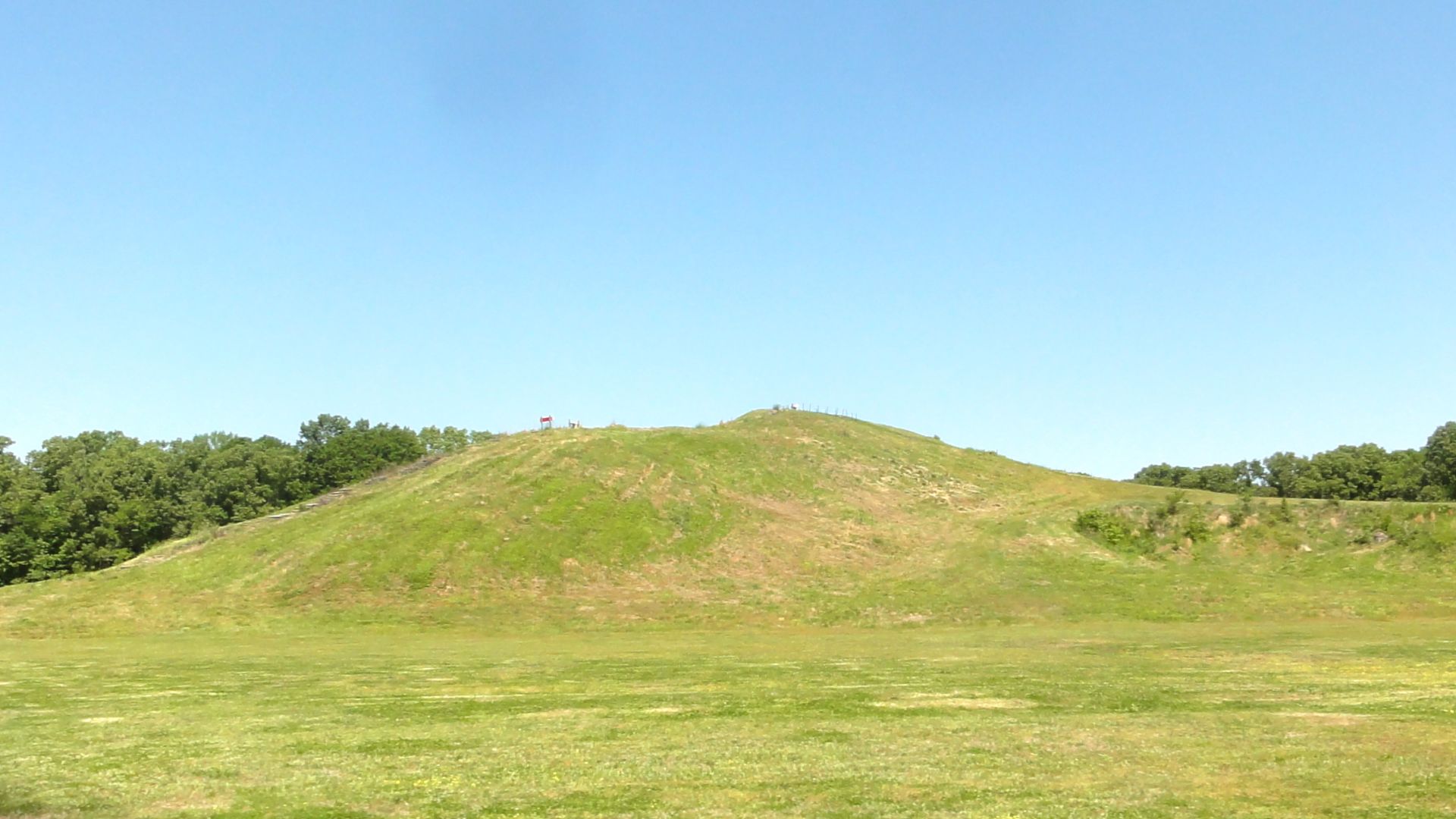 File:Bird Mound at Poverty Point.jpg