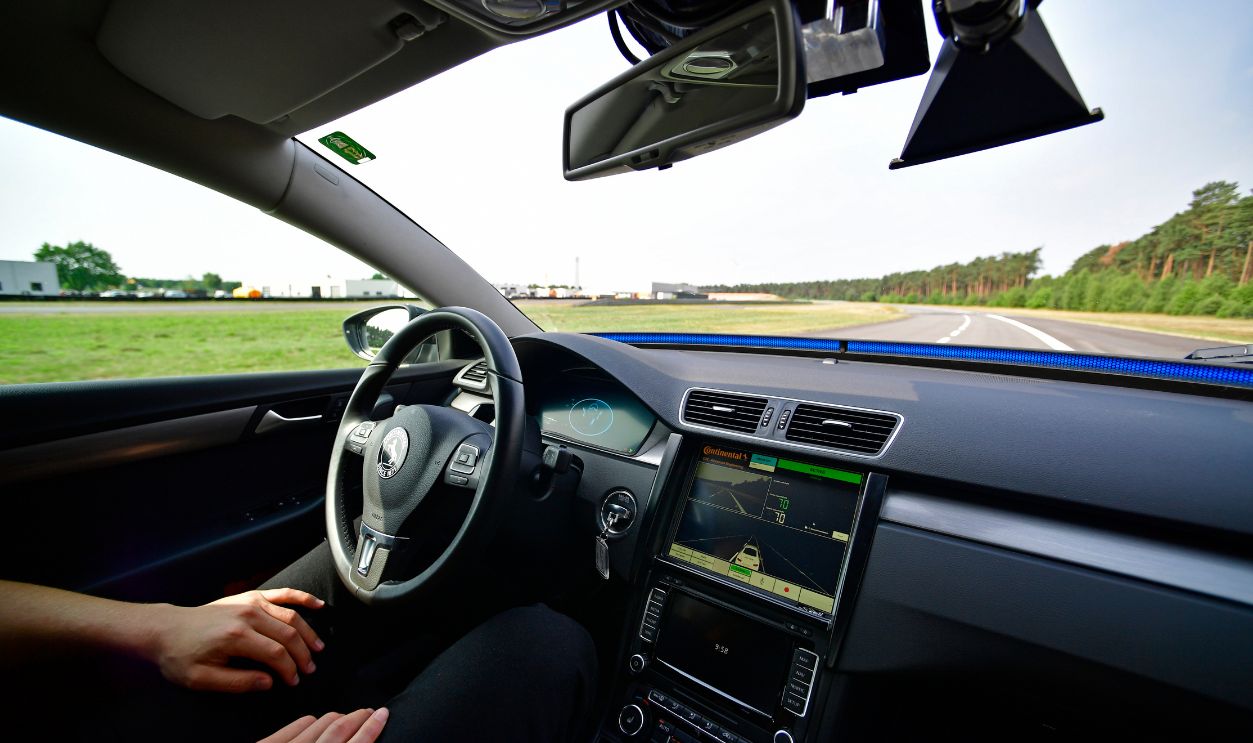 hands free self-driving system 698288014