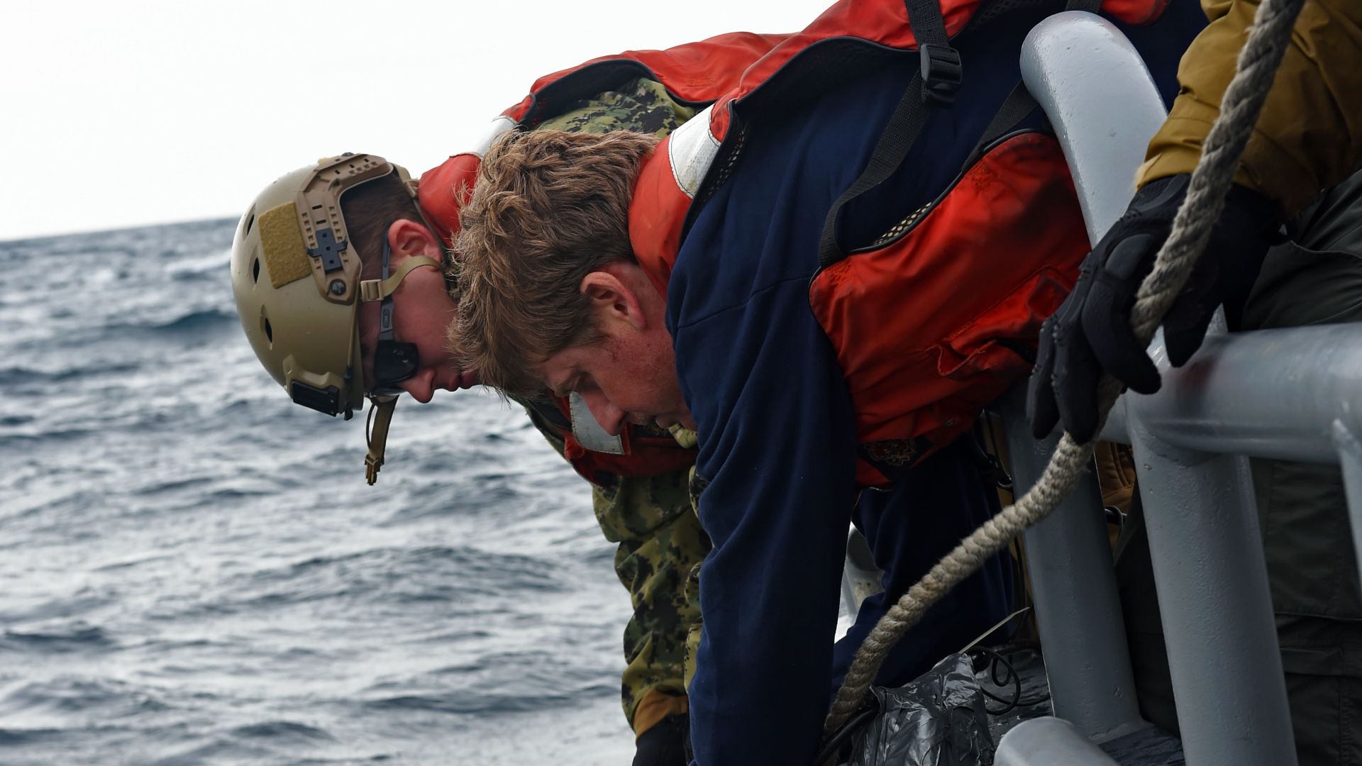 160903-N-TH437-100

NORTH SEA (Sept. 3, 2016) — Navy Diver 2nd Class Chris Peterson, with Mobile Diving and Salvage Unit Two, and George Schwarz, an underwater archaeologist with the Naval History and Heritage Command (NHHC), launch a magnetometer from th