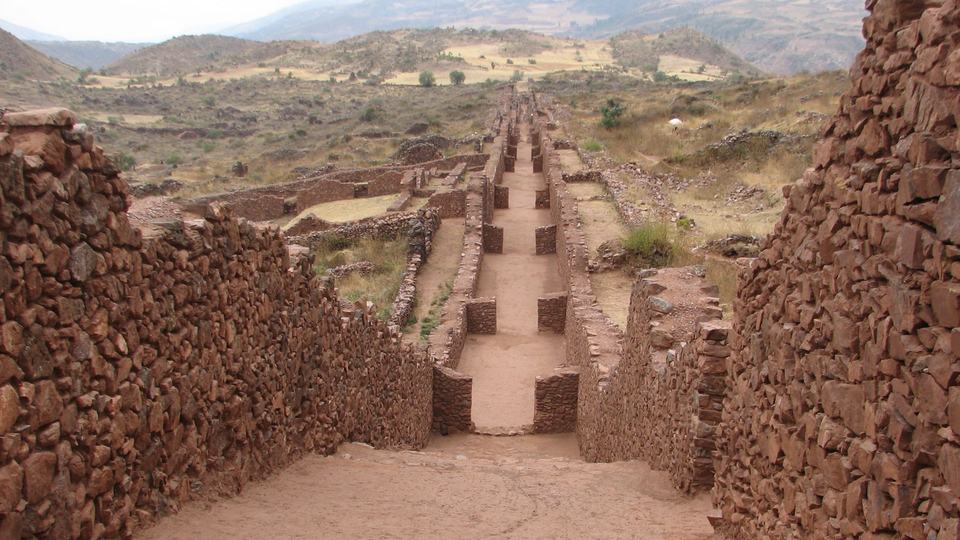 Piquillacta Archaeological site (street)