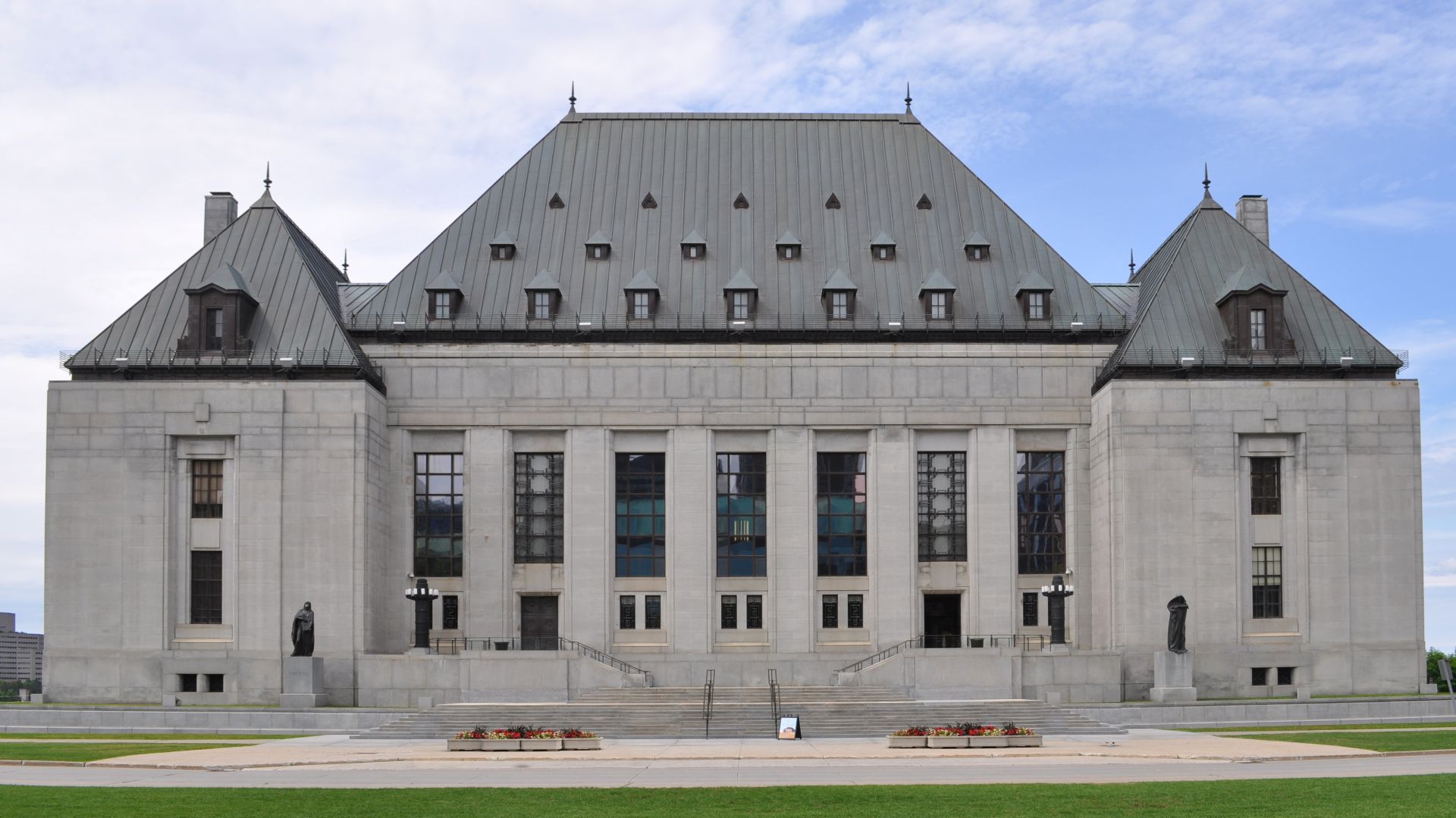 A photo of the Supreme court of Canada building in Ottawa.