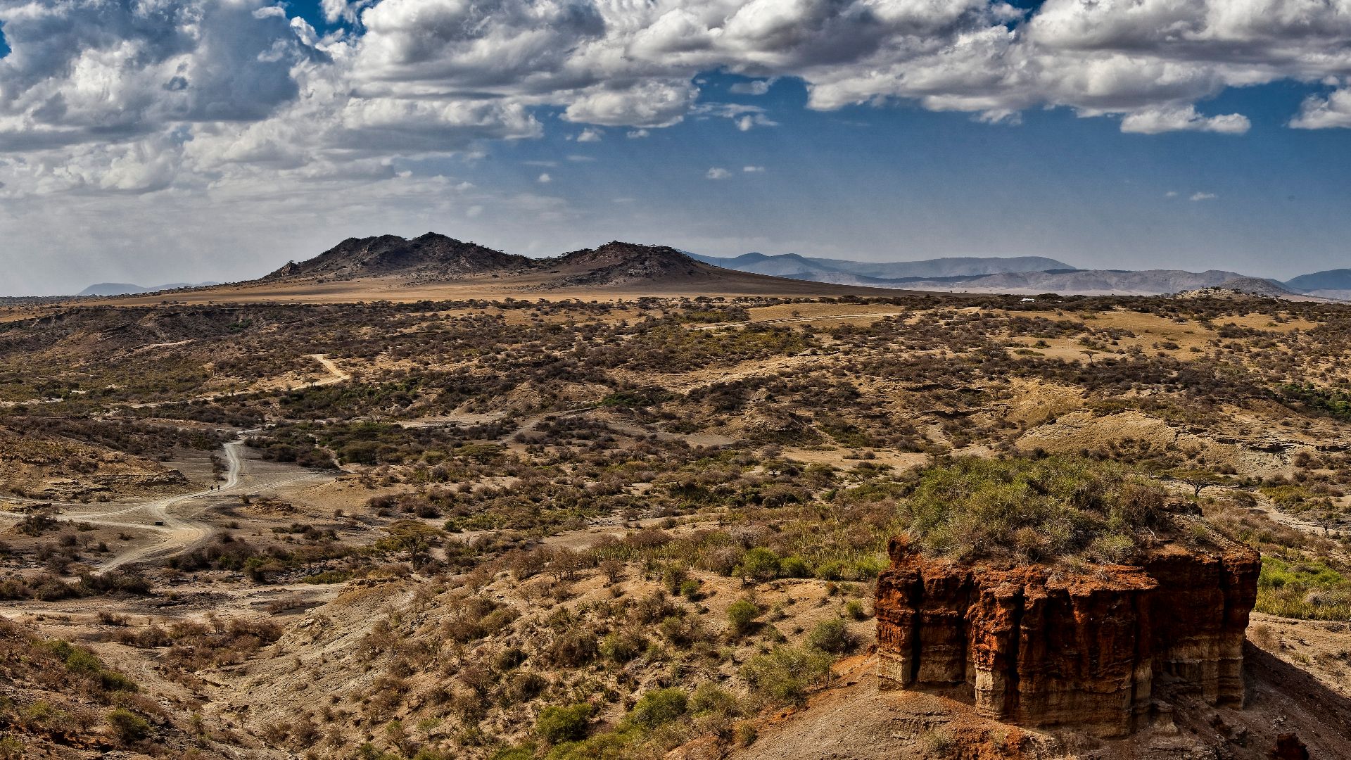 View of Olduvai Gorge (Oldupai Gorge) in Tanzania. Photo taken at the Olduvai Gorge Museum.