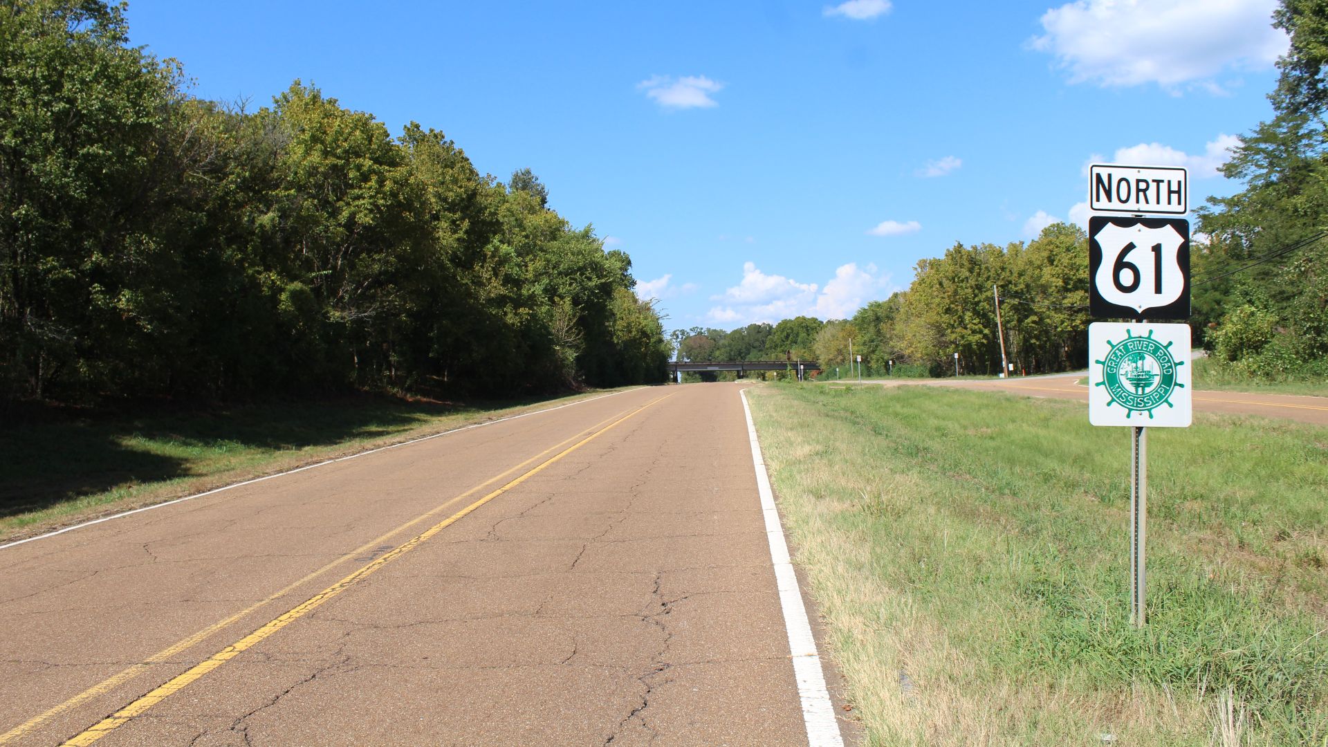 US 61 at an intersection with the Natchez Trace Parkway near Port Gibson, MS