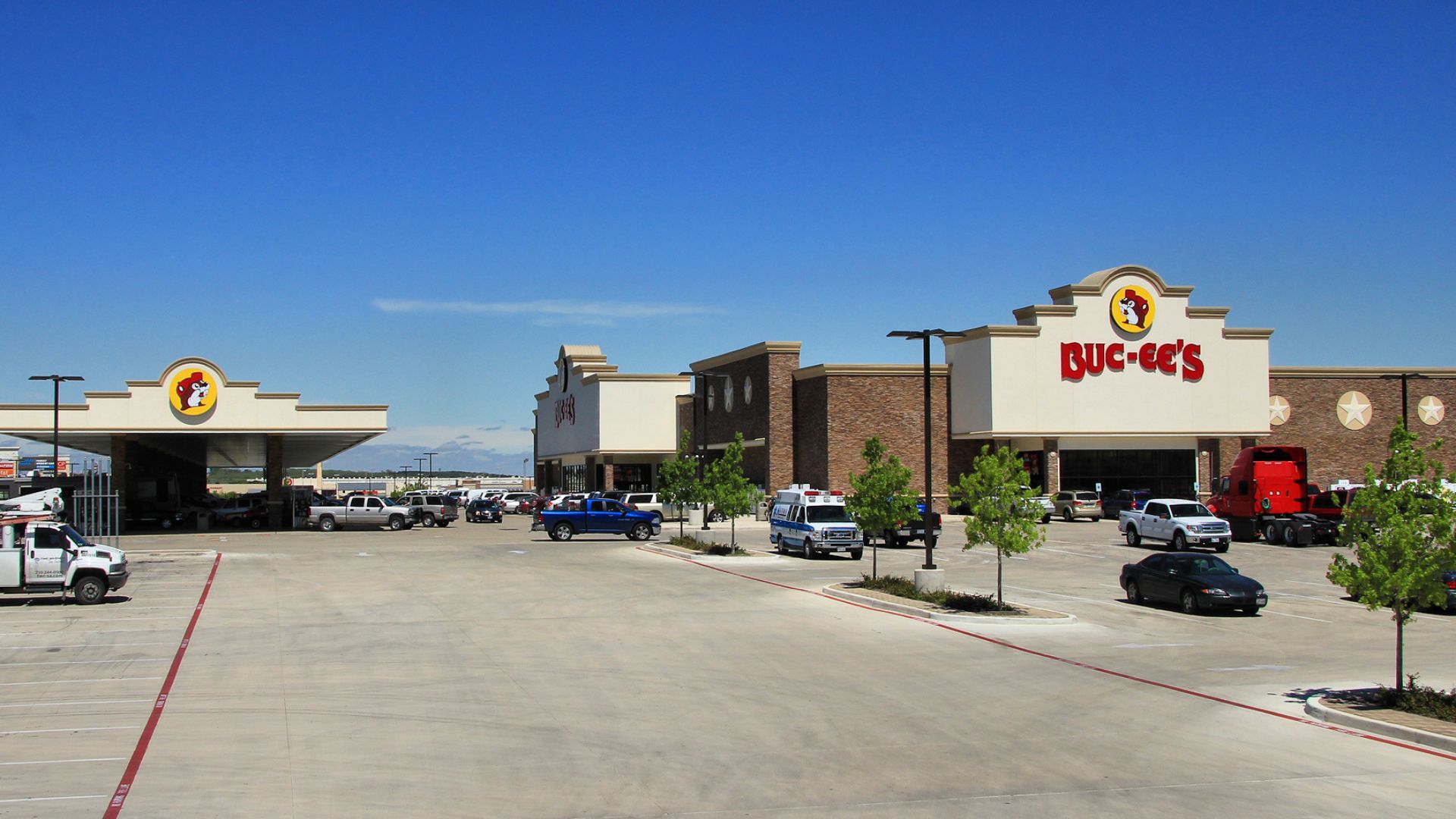 The Buc-ee's convenience store in New Braunfels, Texas, United States was once the largest convenience store in the world at 68,000 square feet.