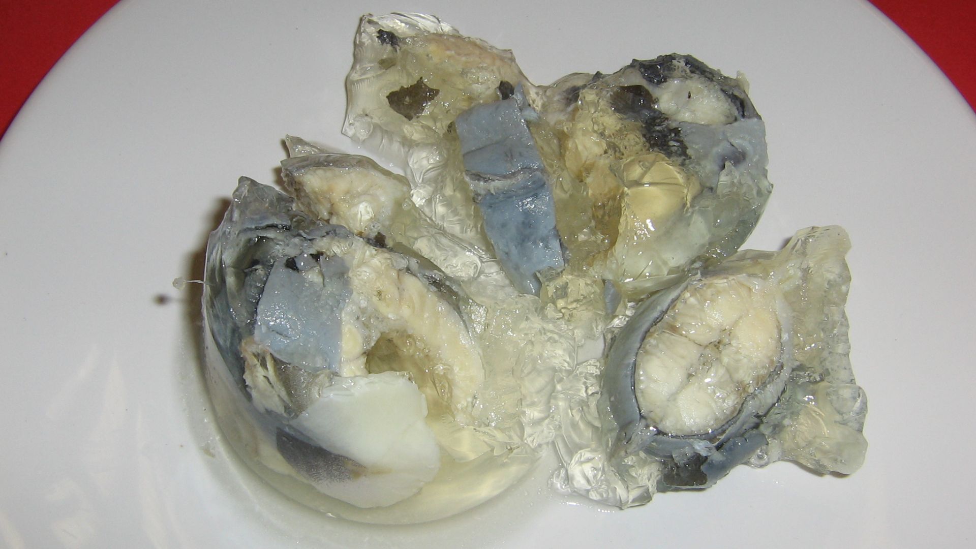 This photo of a plate of jellied eels, bought at a Morrisons supermarket in Reading, Berks, taken by me, JanesDaddy, and realised under a free license.