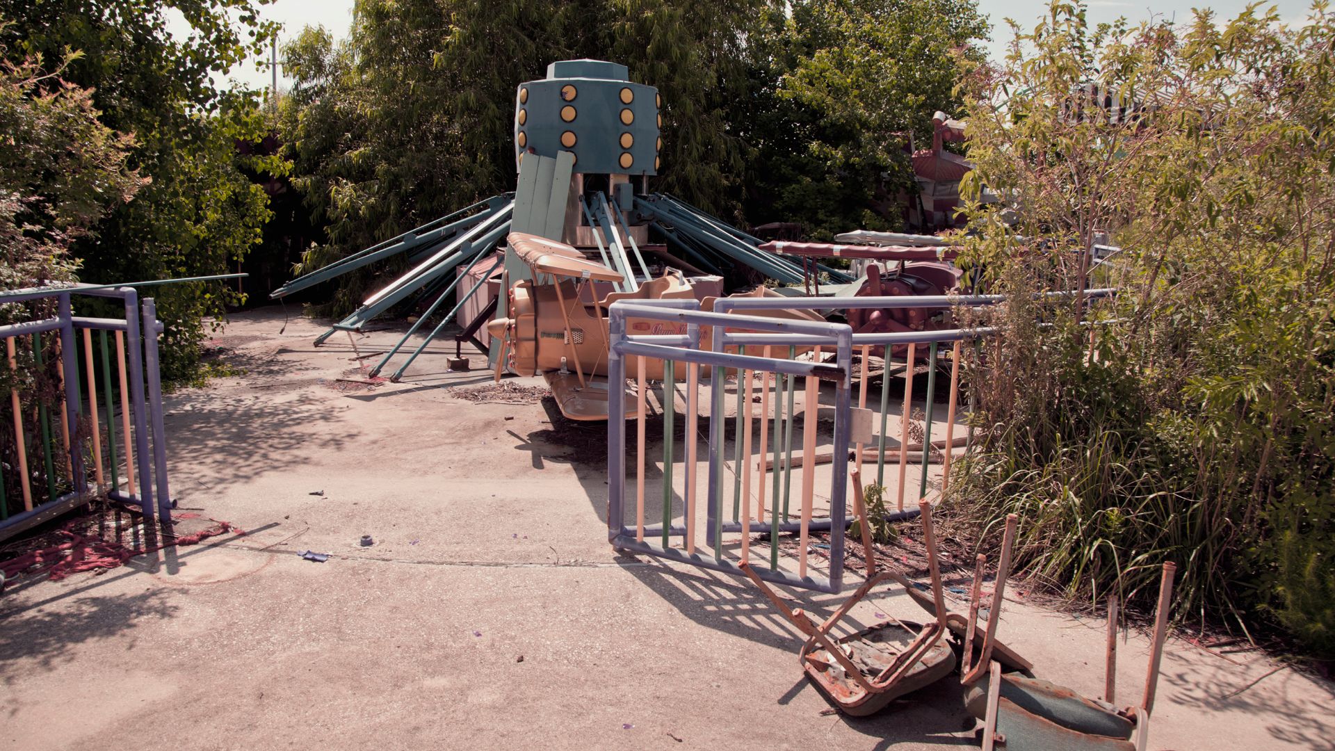 Ruins of Six Flags New Orleans. Admission free.