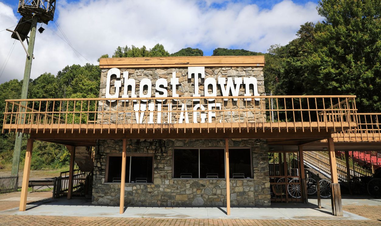 Abandoned building at Ghost Town Village , in Maggie Valley, North Carolina. September 26, 2020.