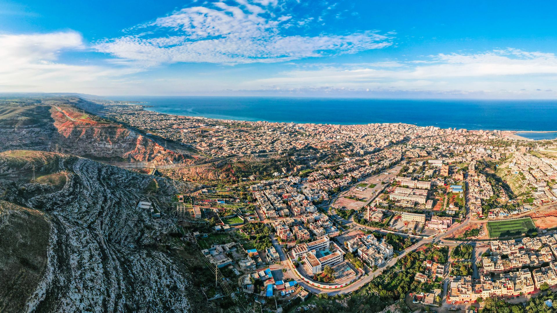 منظر بانورامي عام لمدينة درنة .