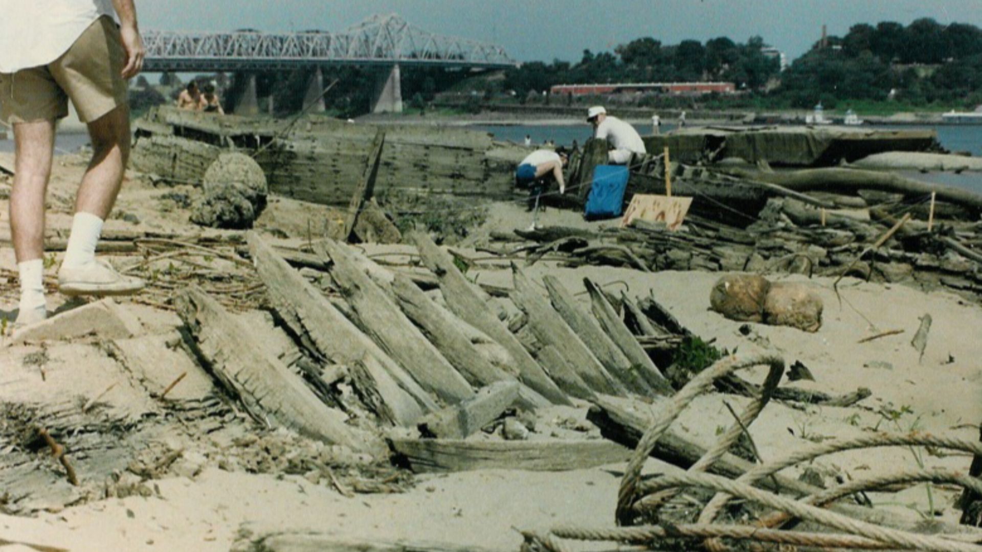 Exploration of wooden hull wrecks in the Mississippi River during the en:1988 North American Drought.