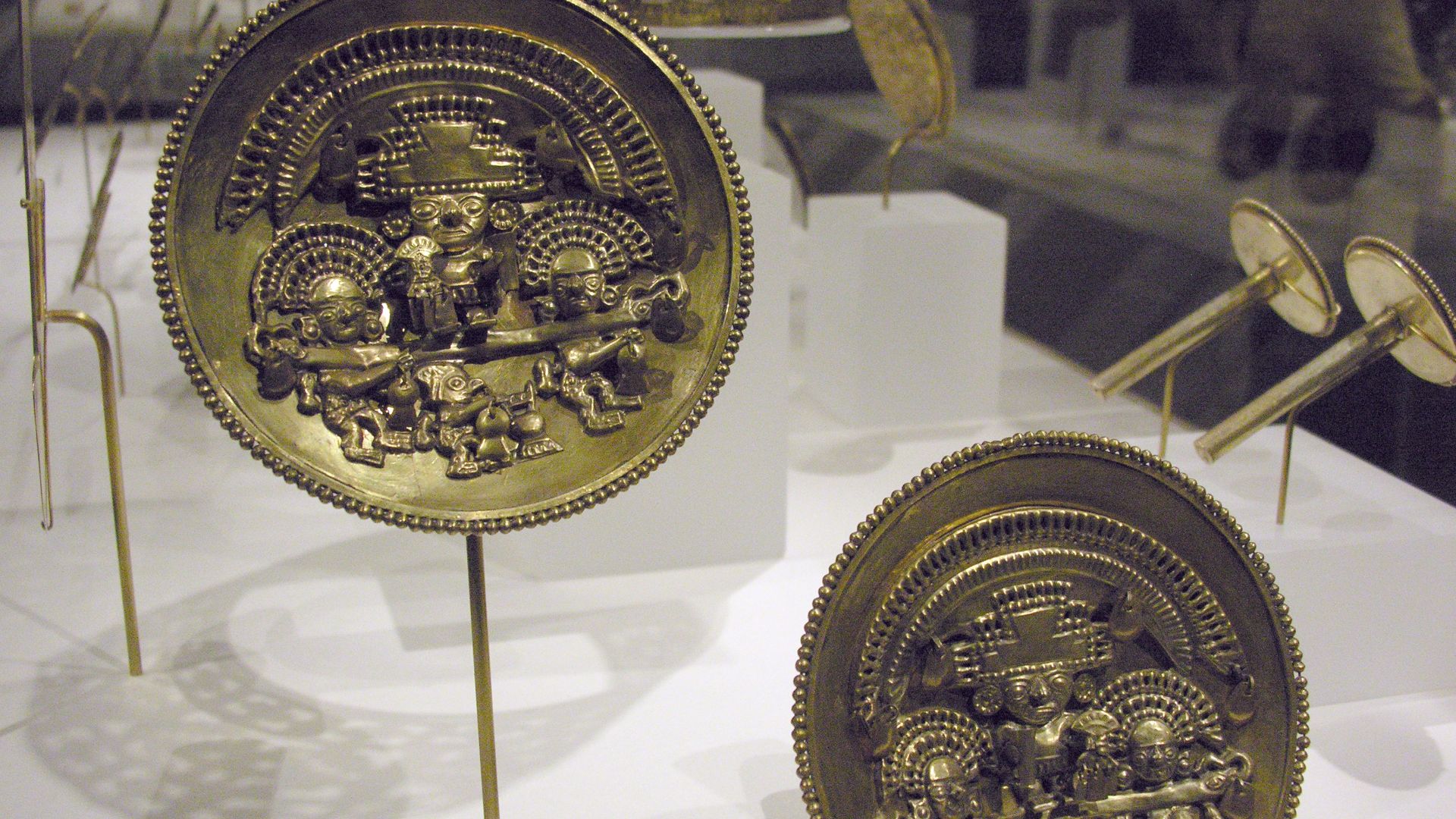 12th-15th Century CE Chimú Earflares (Peru). Now in the Metropoltan Museum of New York