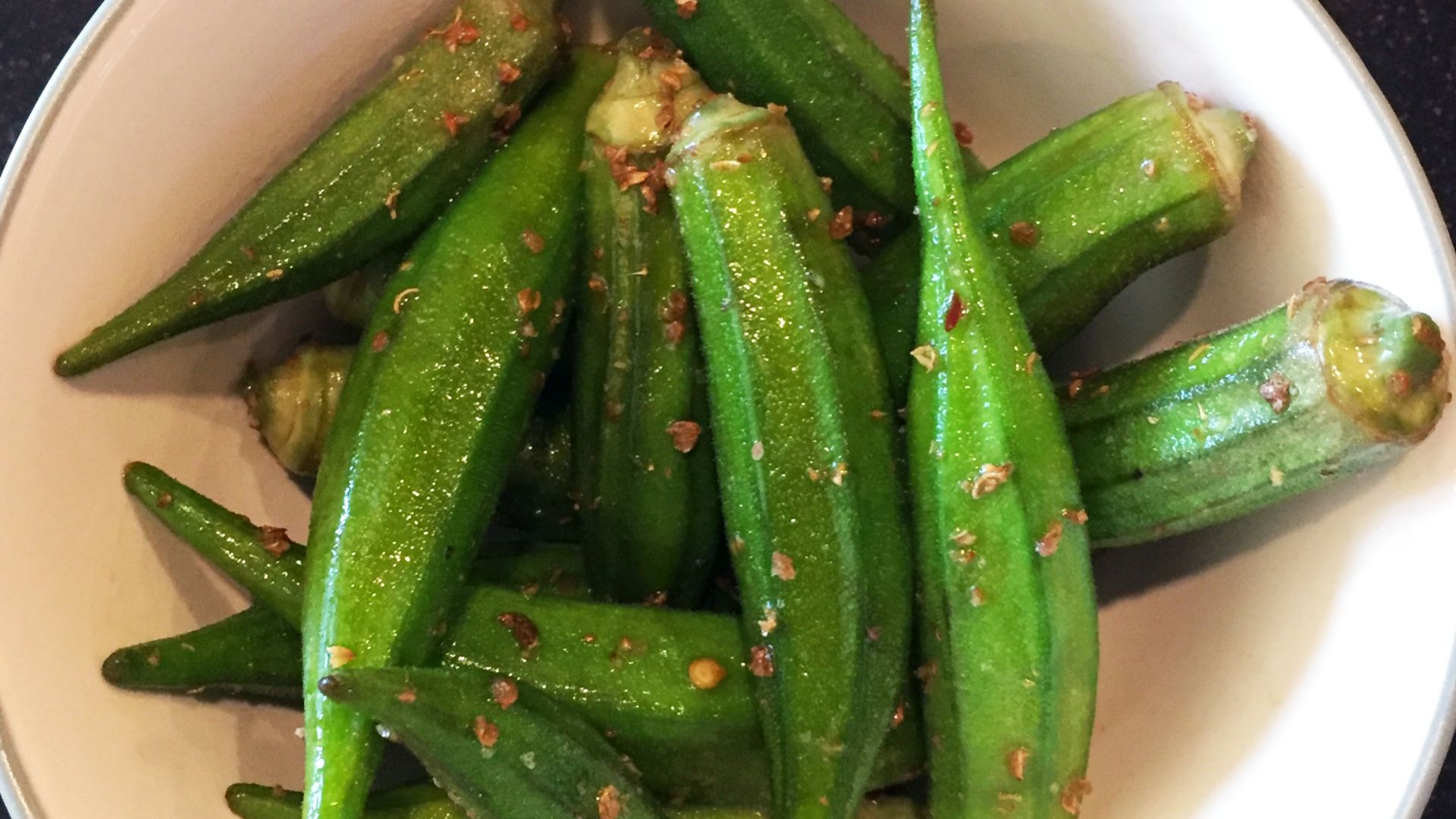 Sautéed okra pods with coriander