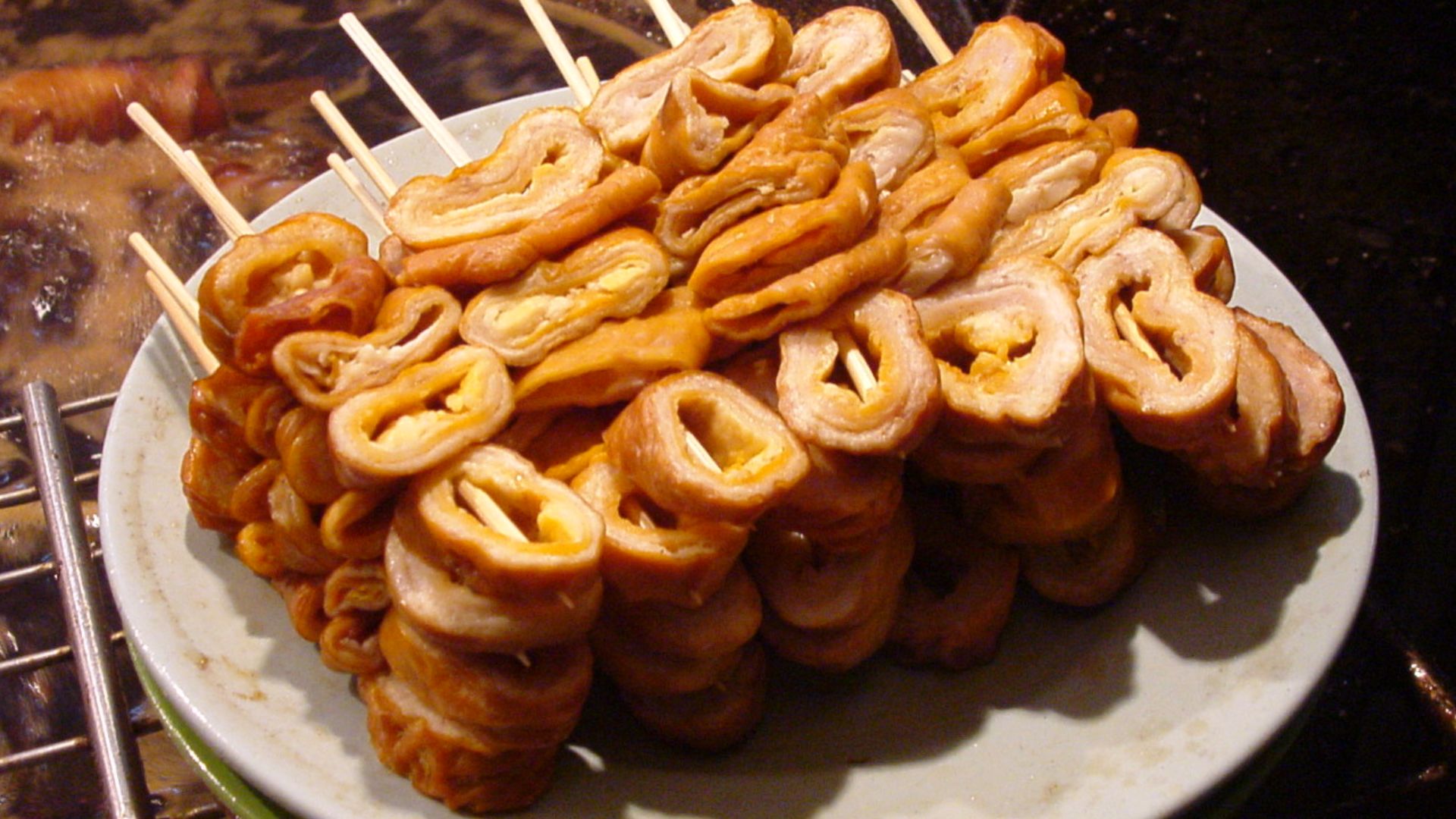 Deep fried pork intestines