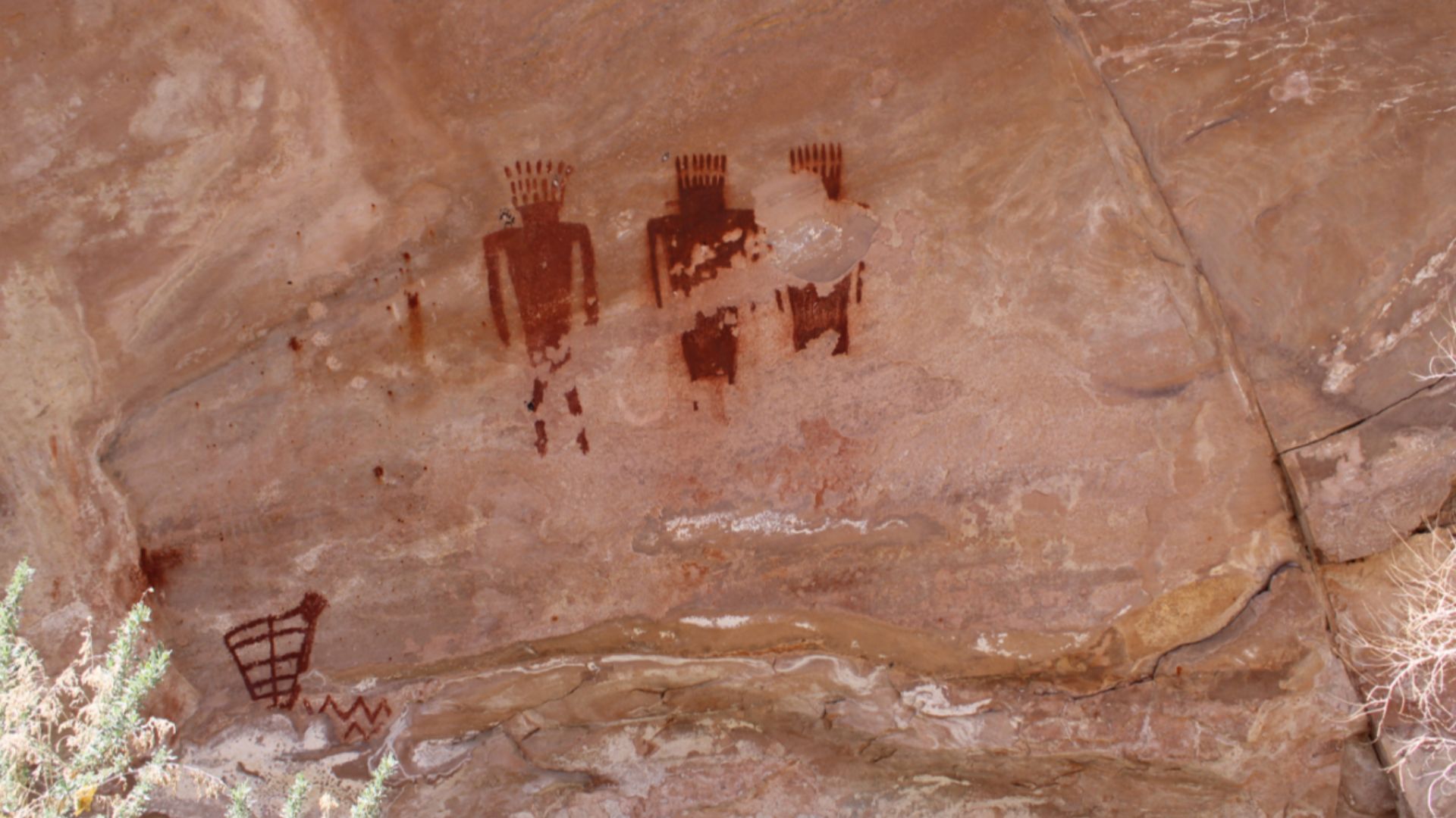 Fremont pictographs in Dinosaur National Monument, seen from the Jones Hole Trail that leads from the Jones Hole National Fish Hatchery in Utah in the United States.