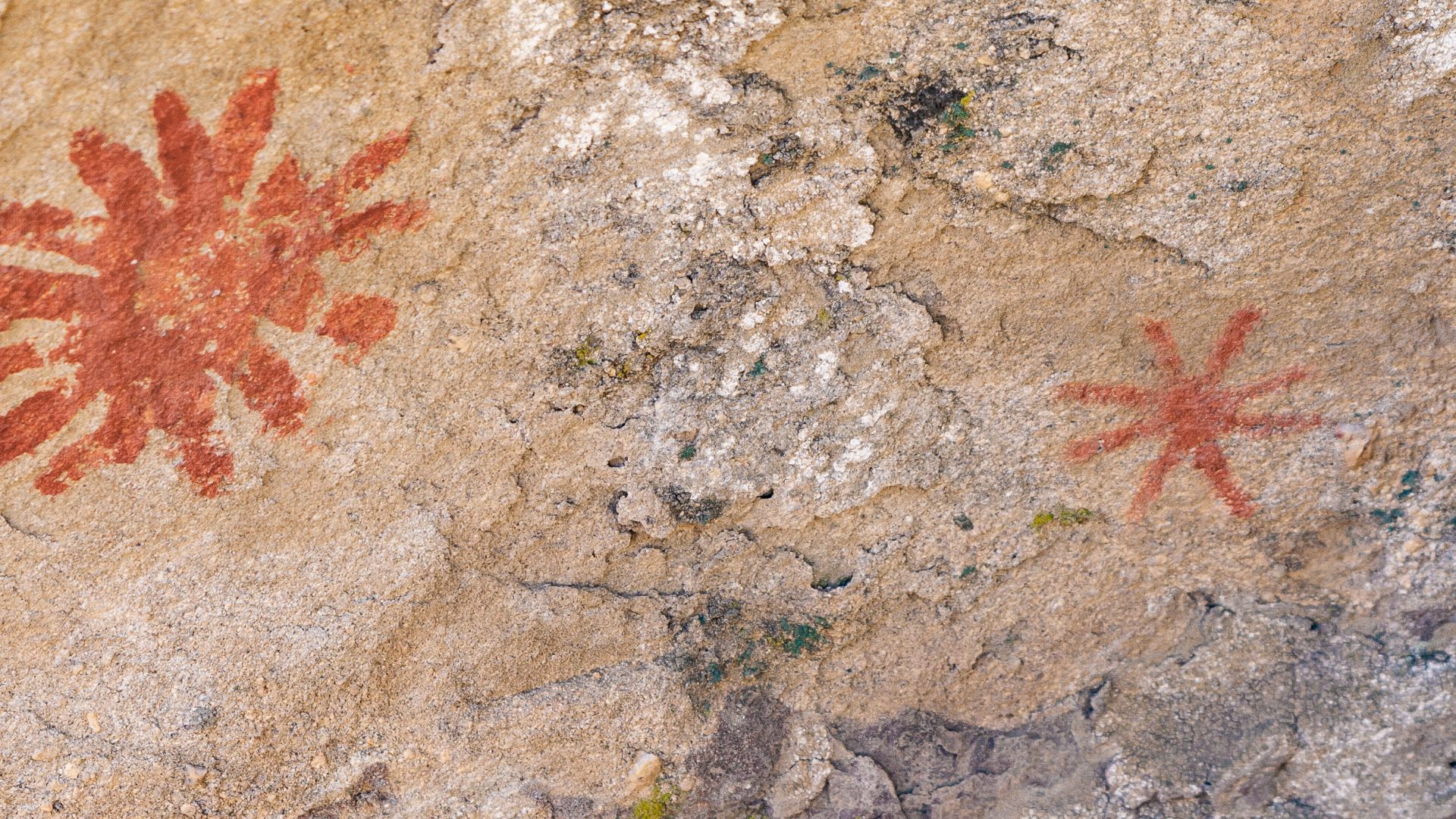 Pictograph at Auga Dulce (Vasquez Rocks), Southern California. North facing rock.
