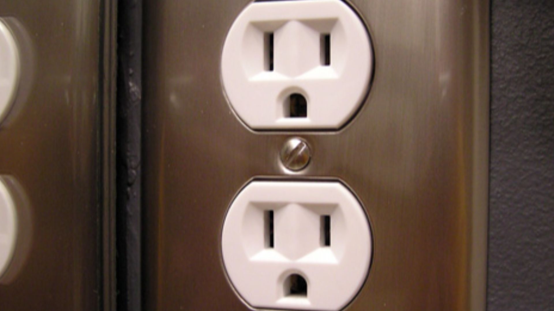 A NEMA 5-15 (120V/15A) duplex receptacle or socket.