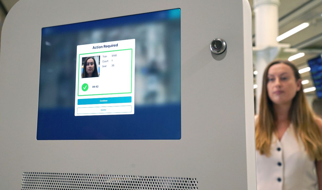 SmartCheck facial biometric 1539586560